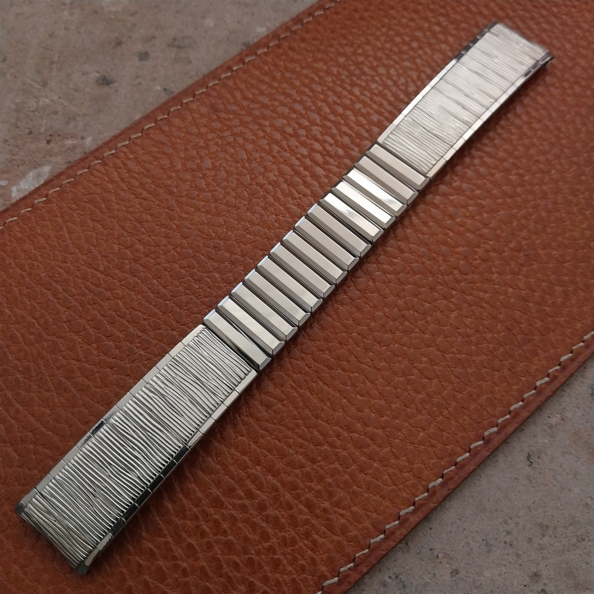 17.2mm Drema Bark-Texture Stainless Steel Unused 1960s Vintage Watch Band
