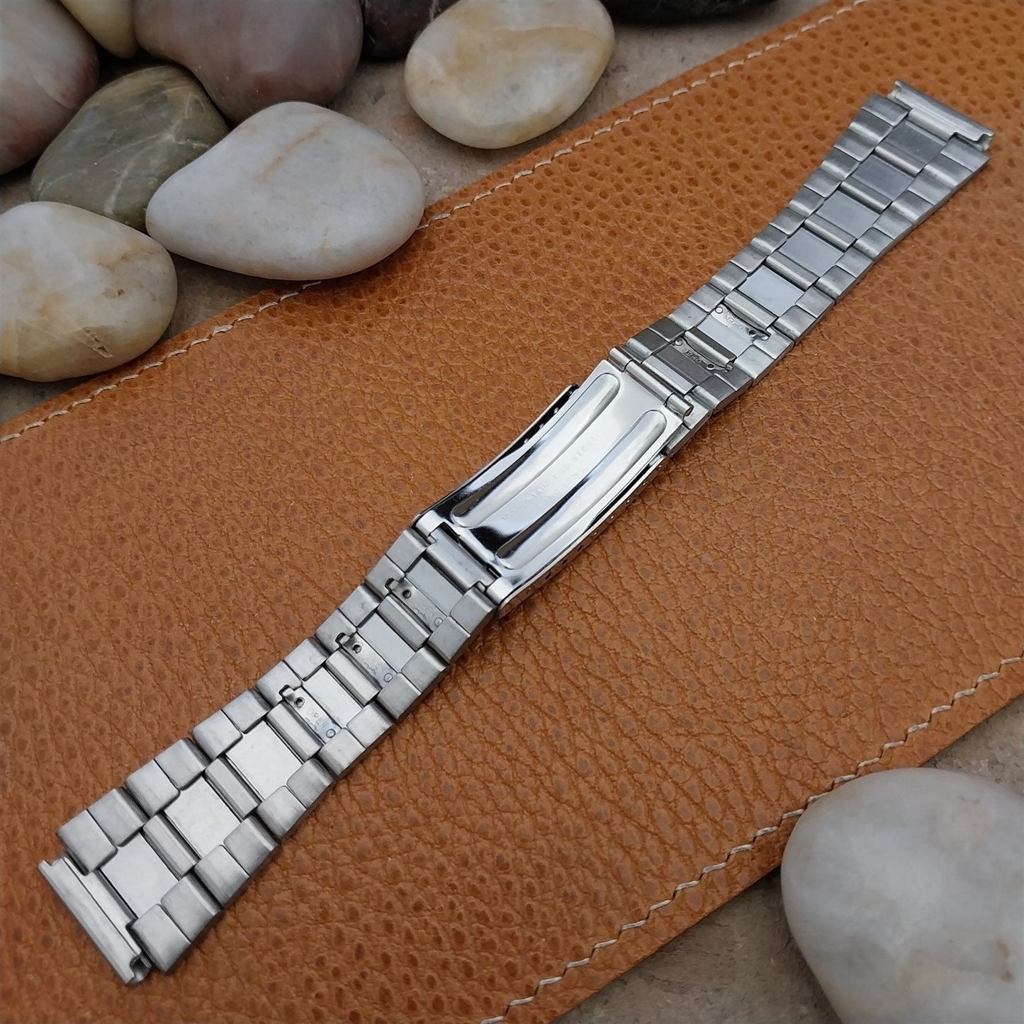 Vintage 18mm Stainless Steel Classic 1970s Flared Flat-Link Unused Watch Band