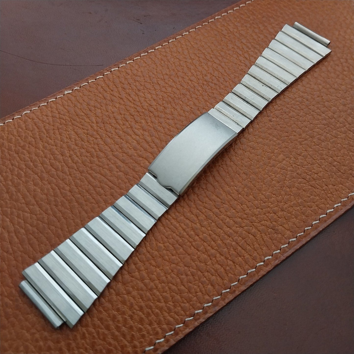 Vintage 19mm Stainless Steel Flared-End nos Unused 1970s Classic Watch Band