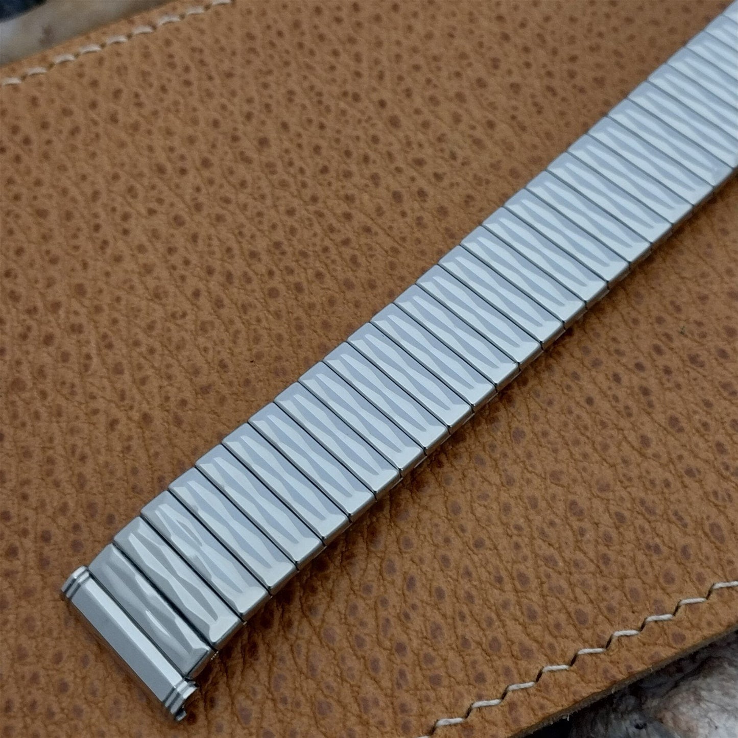 19mm 18mm 17mm Kreisler USA Stainless Steel Stretch 1960s Vintage Watch Band