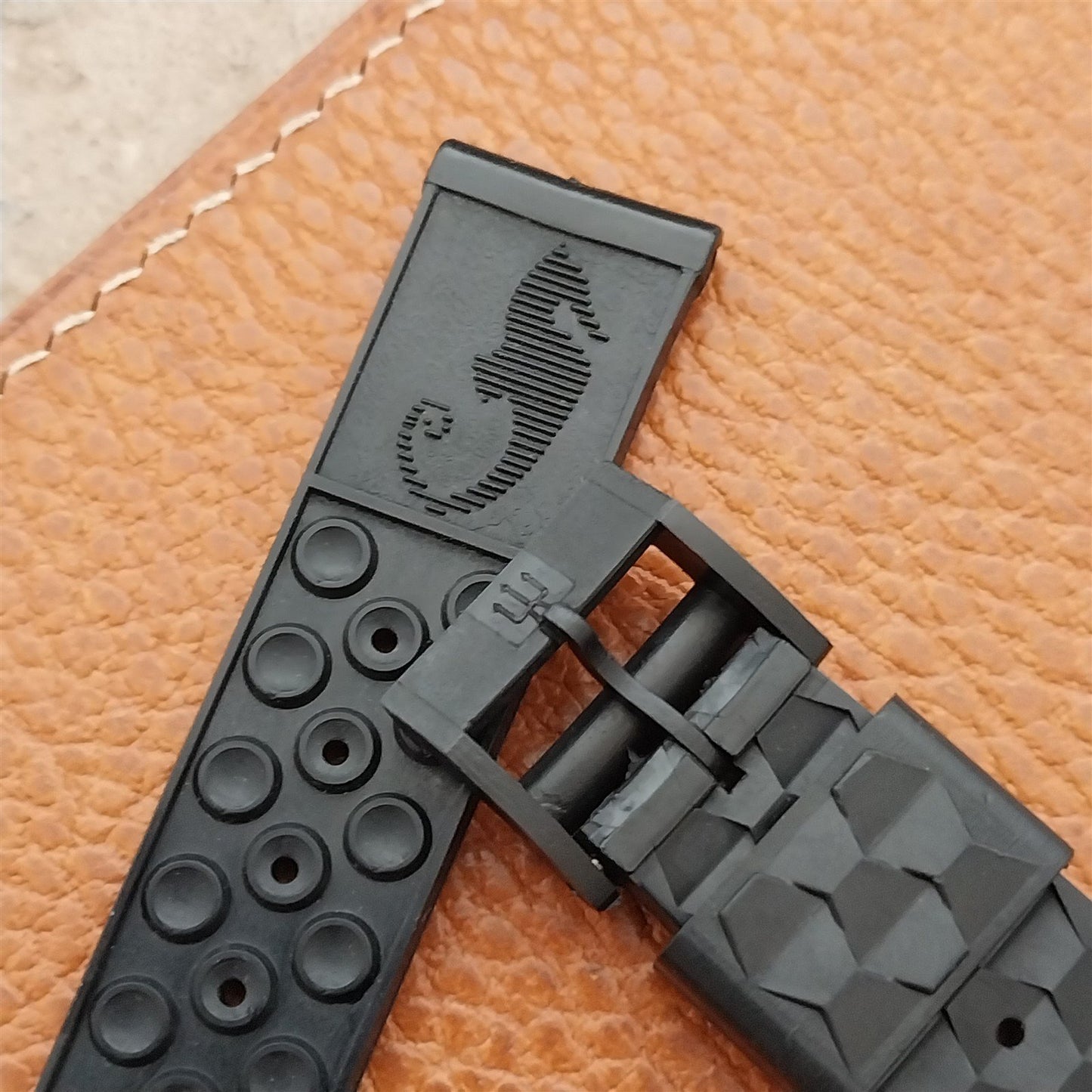 18mm Skindiver Black Sea Horse Trident Diver 1960s Unused Vintage Watch Strap