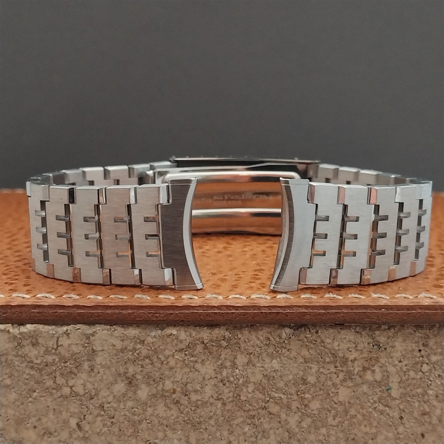 19mm 18mm 17mm Bulova Solid-Link Stainless Steel 1970s Vintage Watch Band