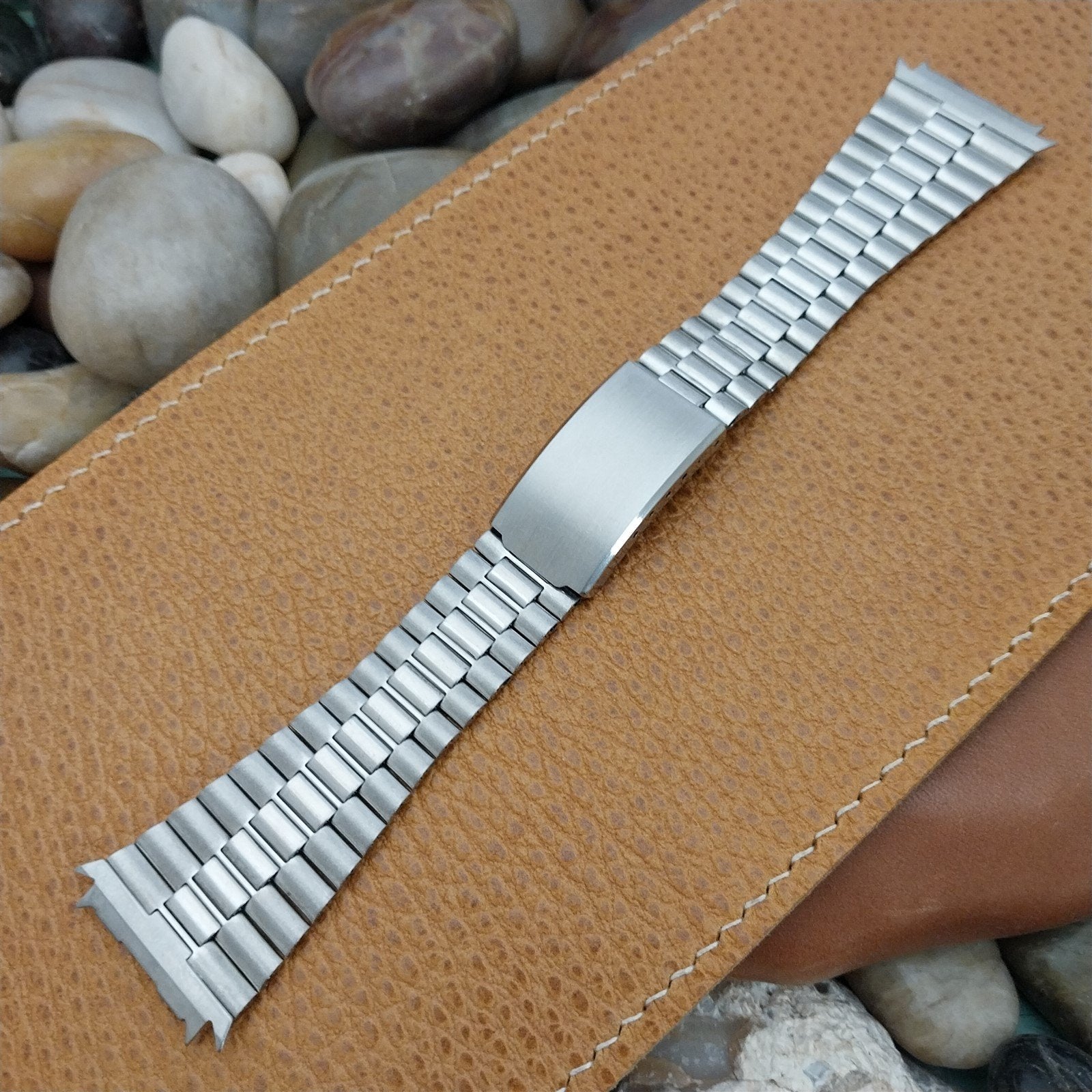 28mm Stainless Steel Bear Unused lcd led Vintage Watch Band What Does it Fit??