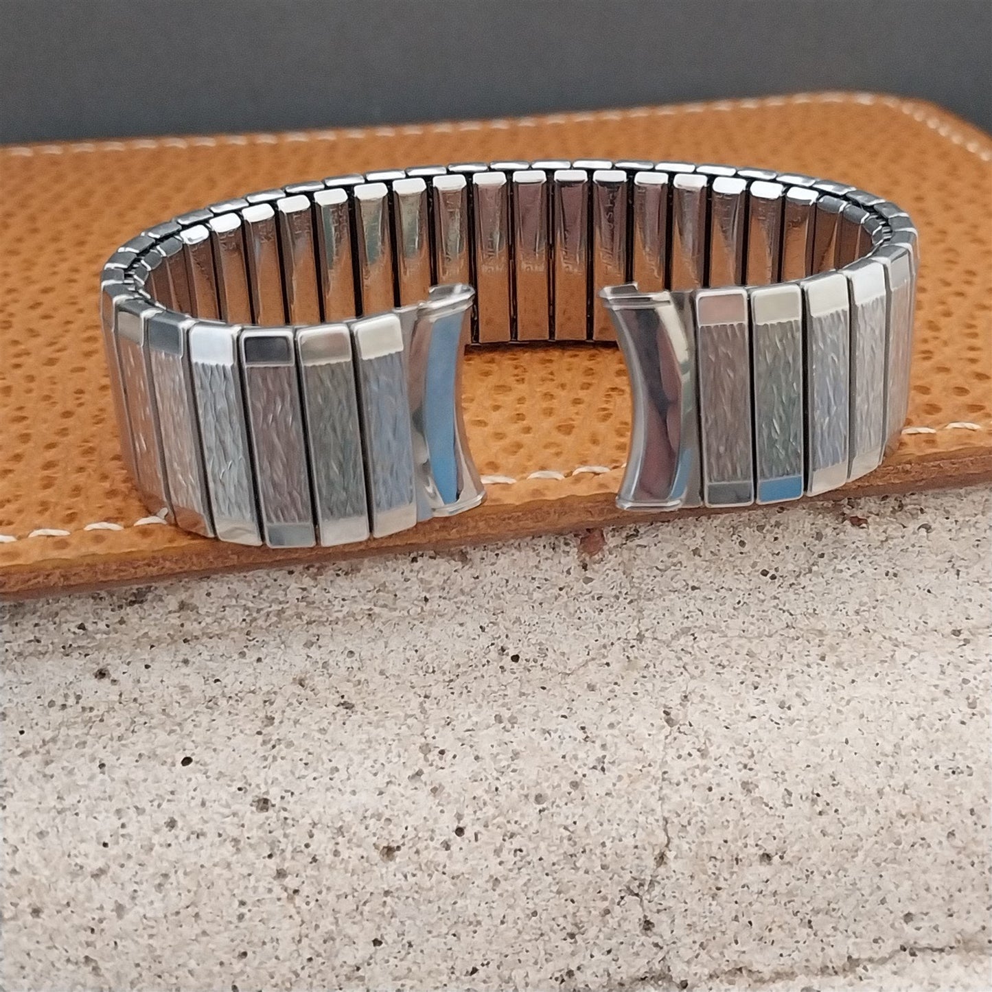 17.2mm Kreisler USA Stainless Steel nos 1970s Vintage Watch Band 11/16"