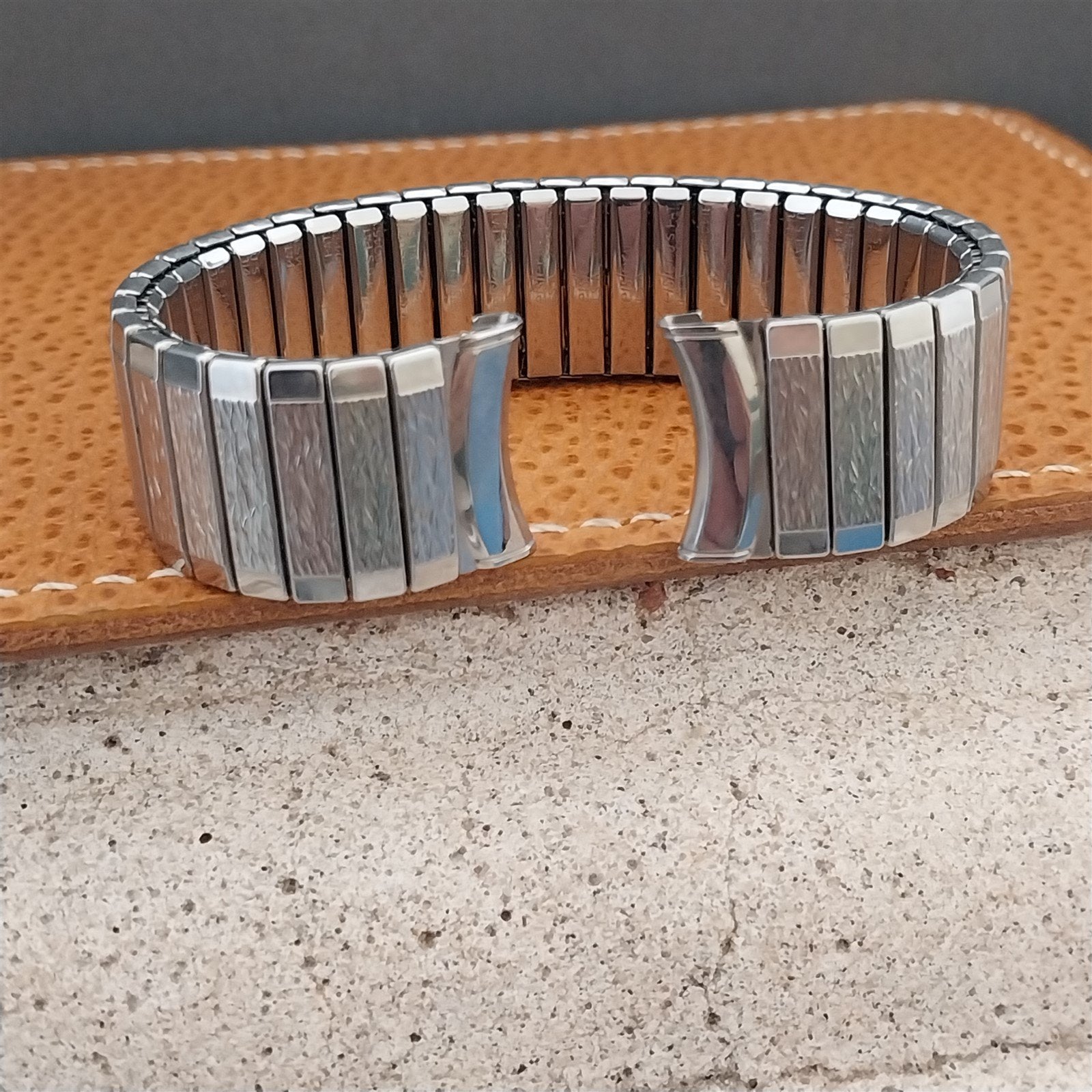 17.2mm Kreisler USA Stainless Steel nos 1970s Vintage Watch Band 11/16"