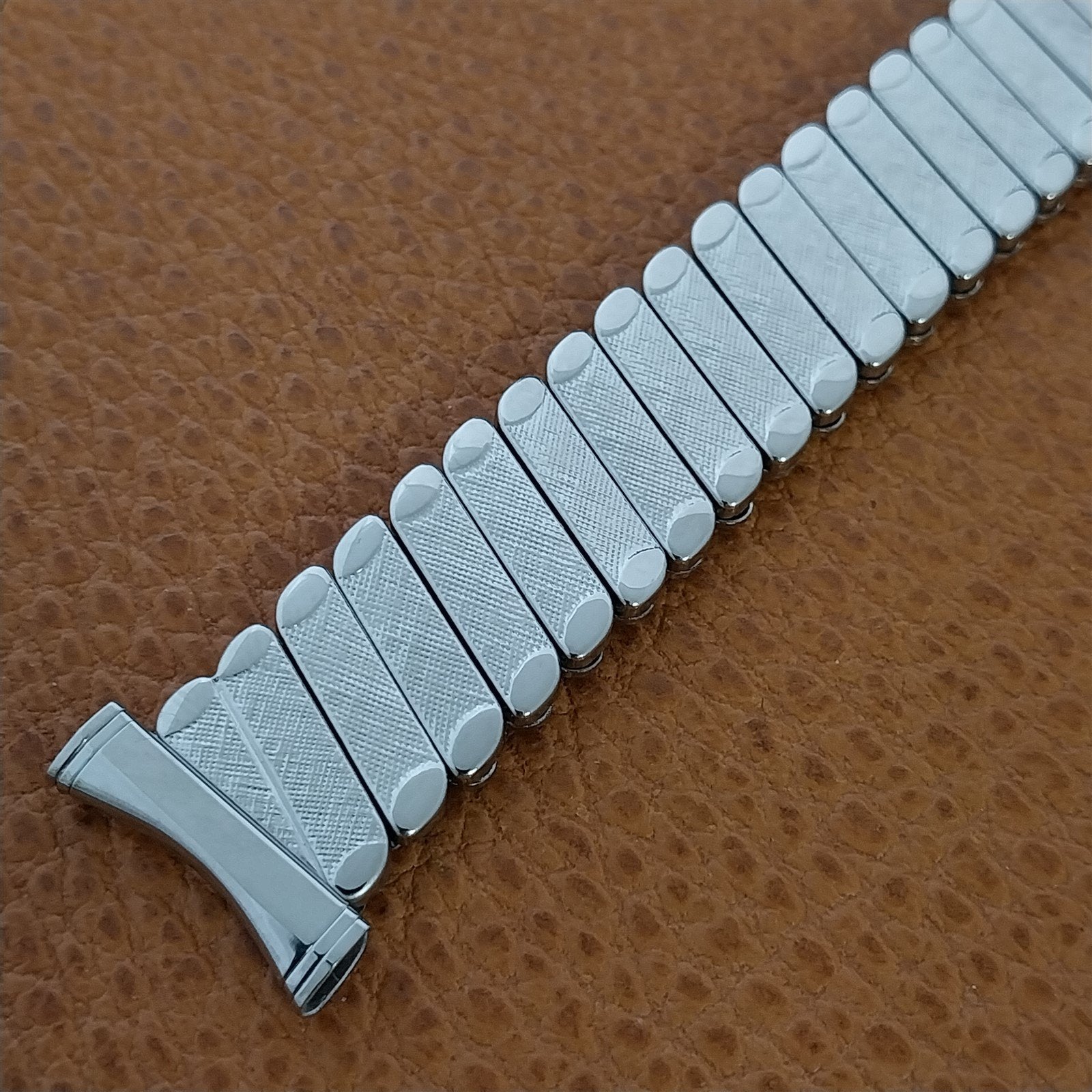 16mm 18mm 19mm Long Stainless Steel Expansion 1960s nos Vintage Watch Band
