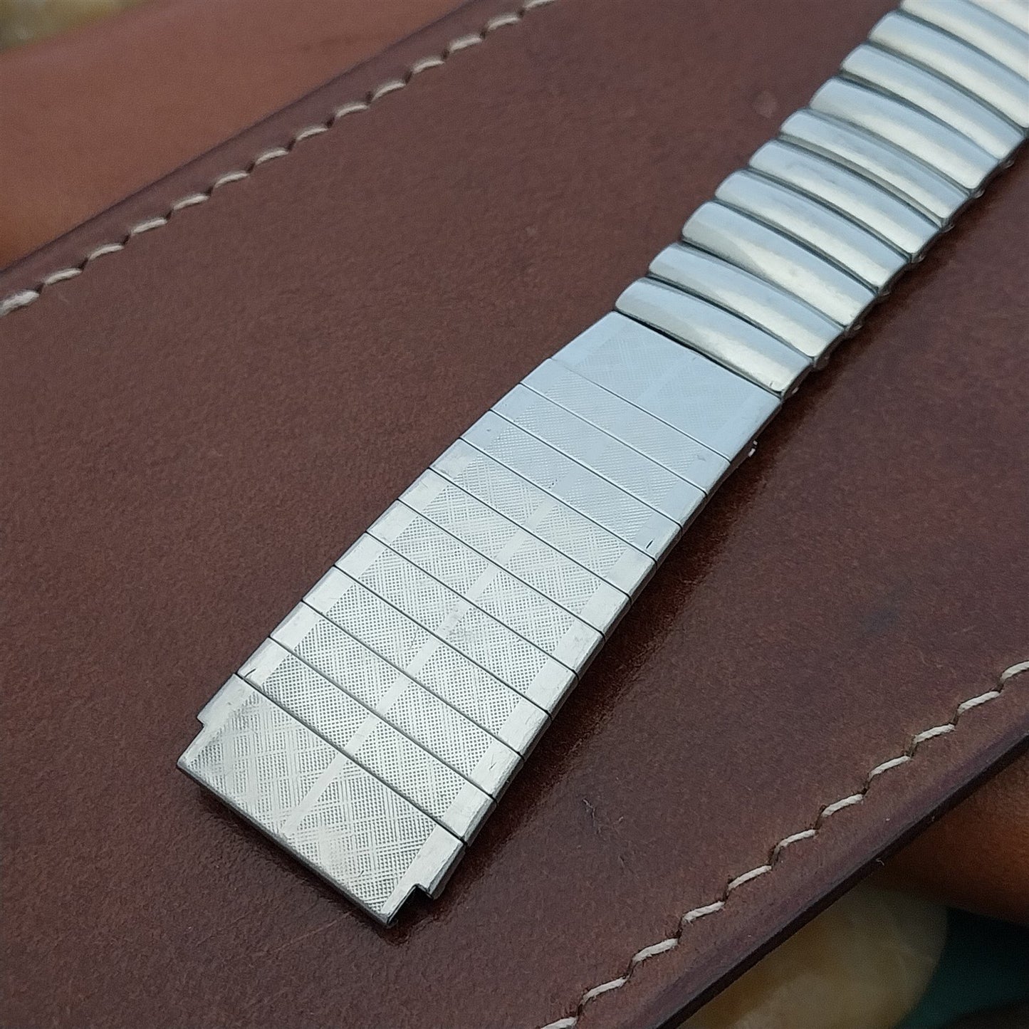 1970s 17.2mm Stainless Steel T77 Flared Expansion nos Vintage Watch Band Unused