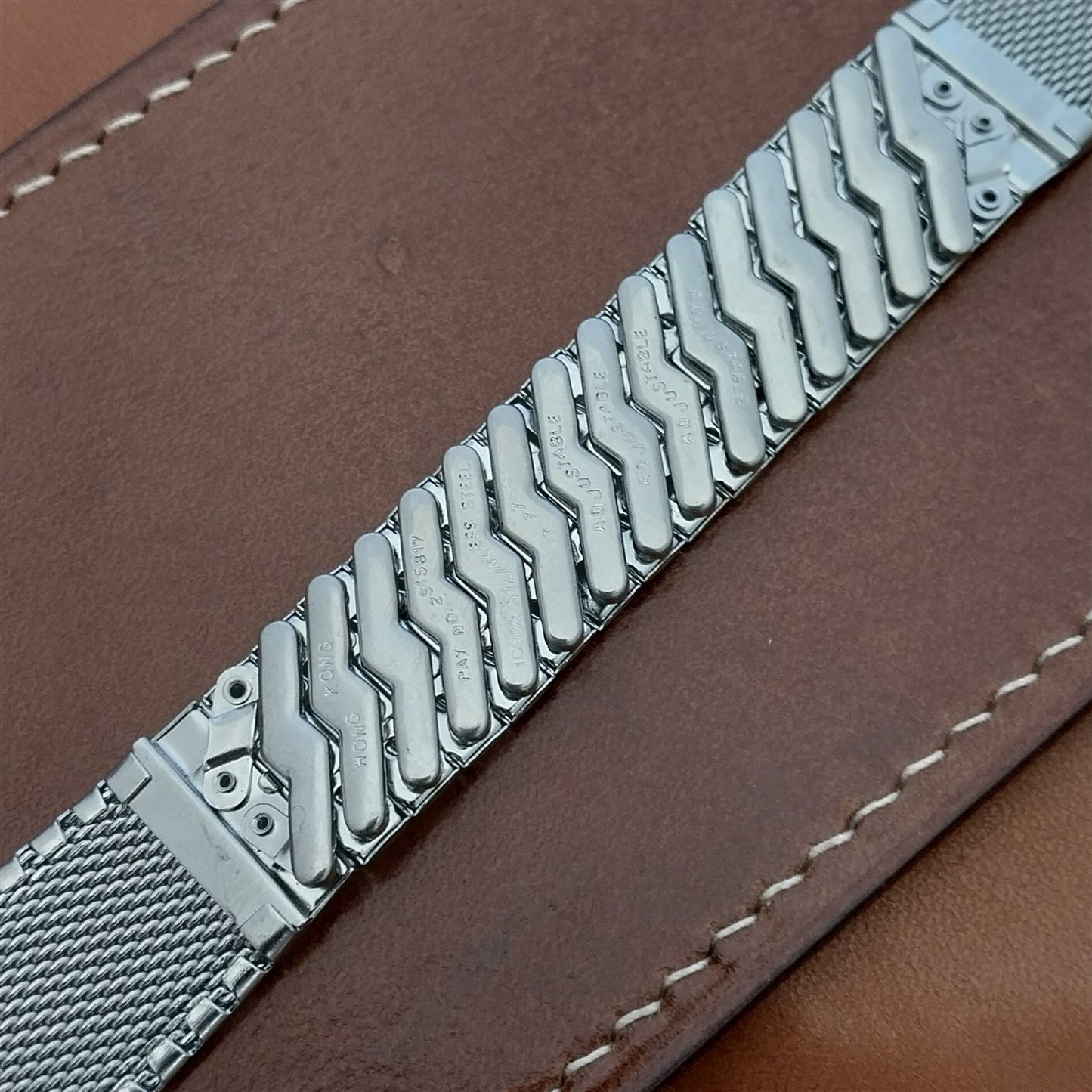 1970s 17.2mm Stainless Steel T77 Flared Expansion nos Vintage Watch Band Unused