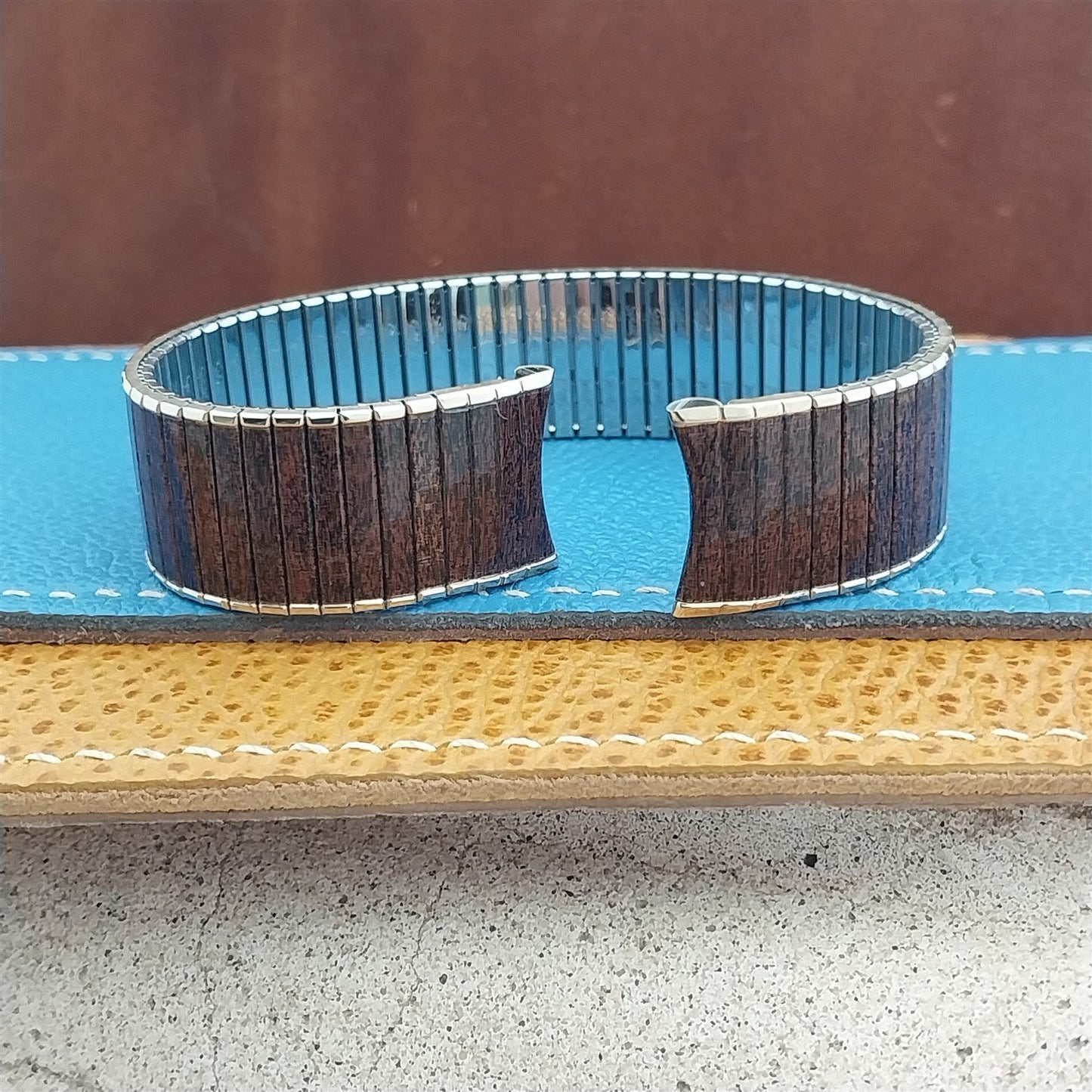 11/16" 17.2mm Speidel USA Gold & Woodgrain nos Thinline Vintage Watch Band