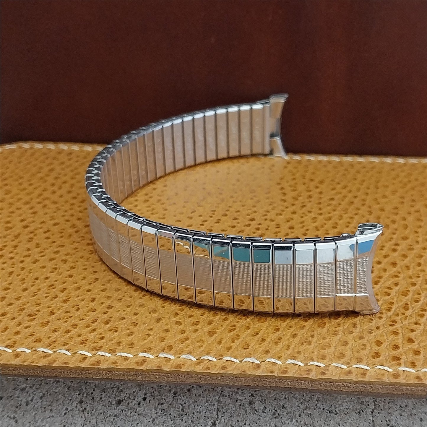 19mm 18mm Long White Gold-Filled 19mm Cobra Speidel nos 1970s Vintage Watch Band