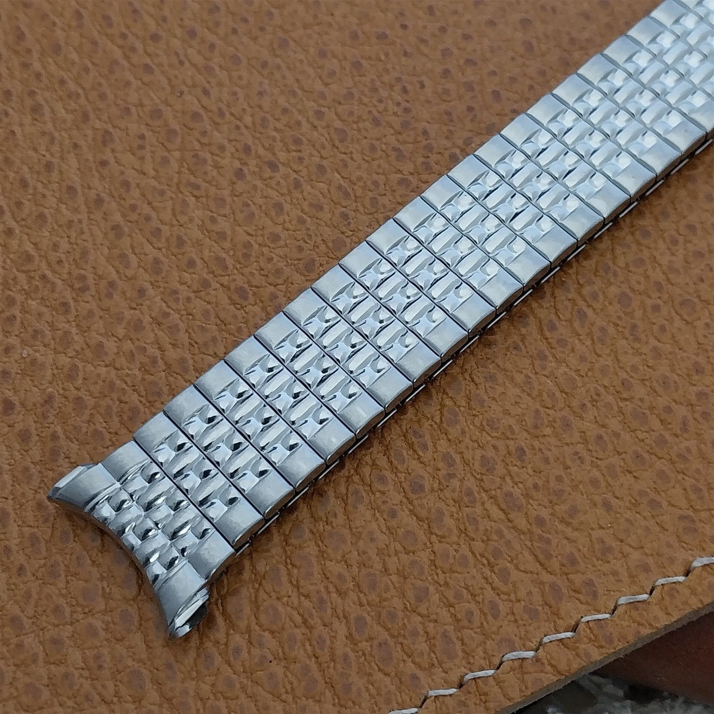 19mm 18mm Stainless Steel Rice Beads Speidel Tempest nos 1963 Vintage Watch Band