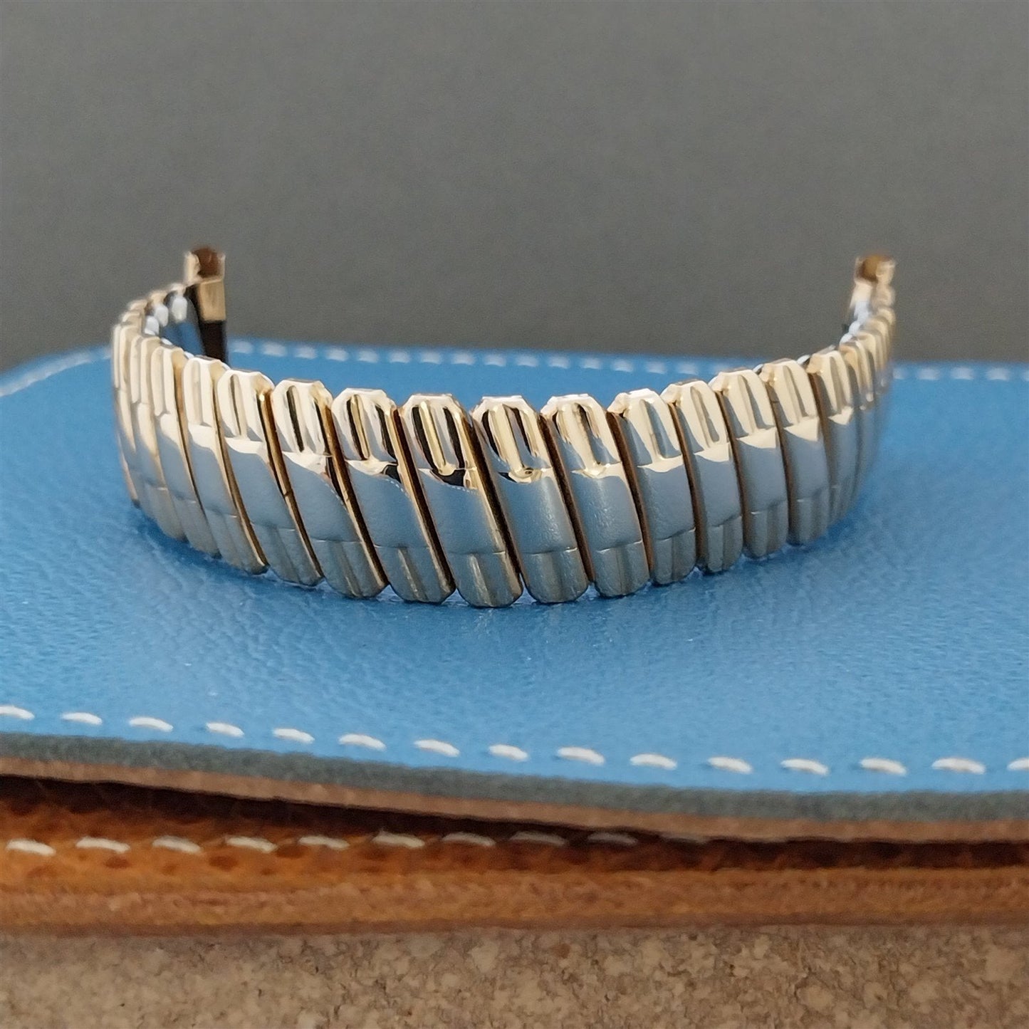 Vintage Foster 10k Gold-Filled 1950s Scissor-Expansion Short Classic Watch Band