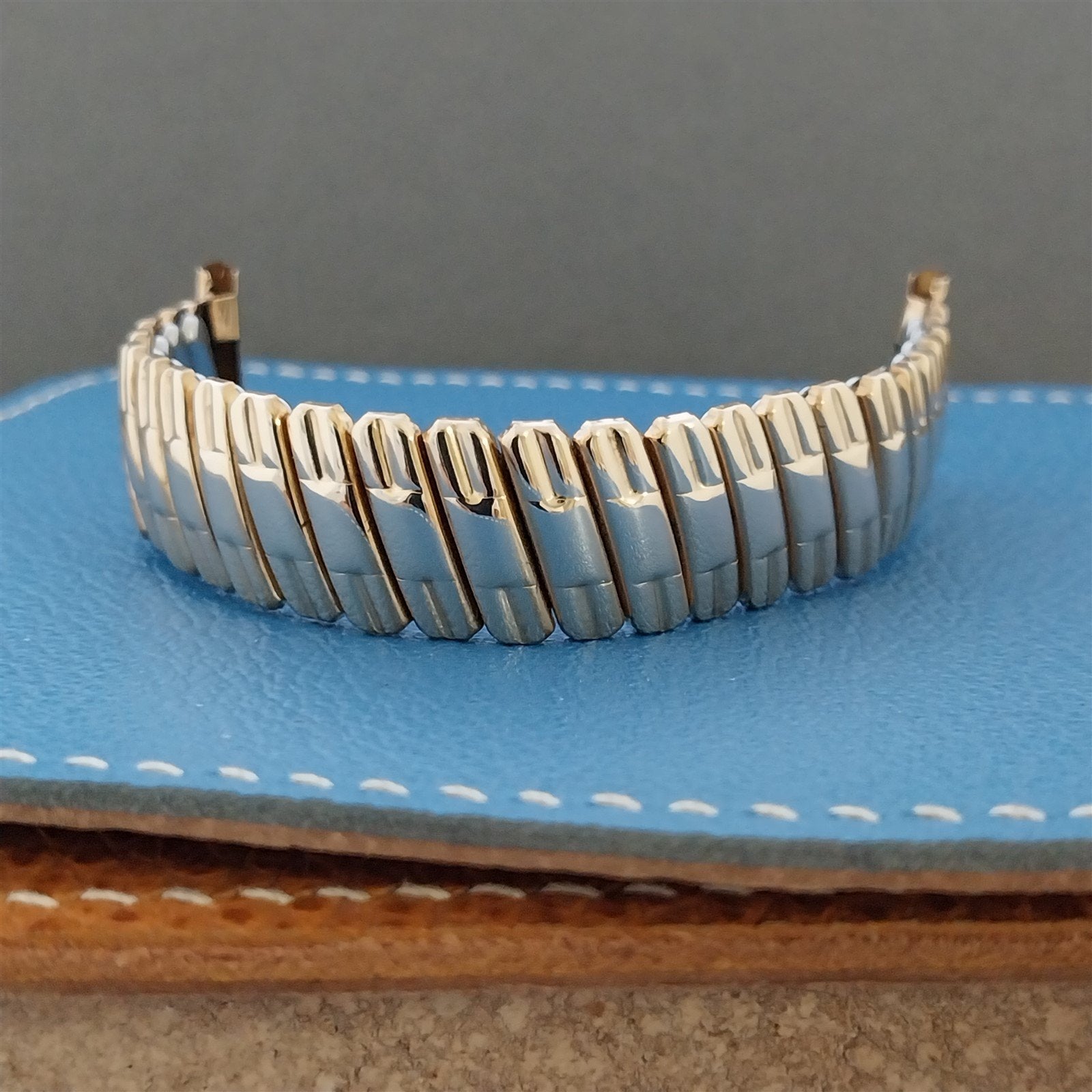 Vintage Foster 10k Gold-Filled 1950s Scissor-Expansion Short Classic Watch Band