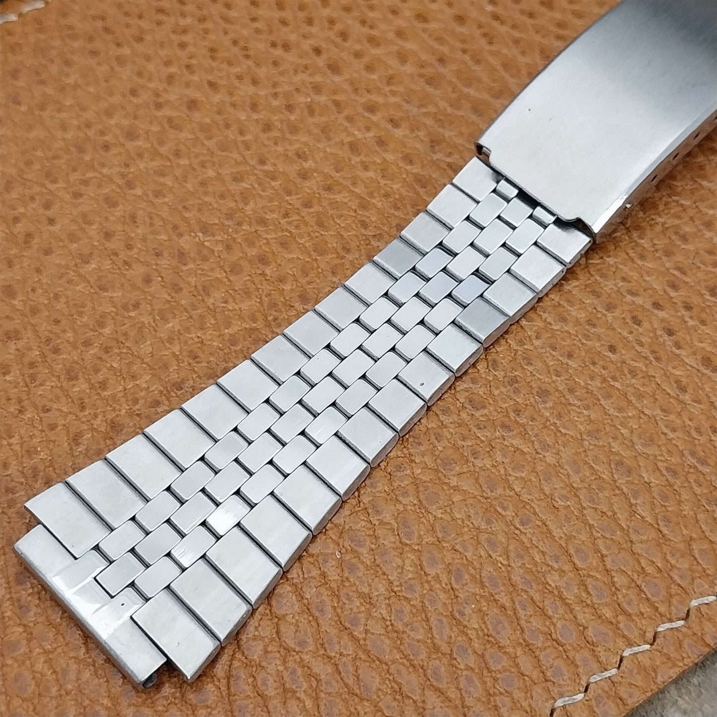 18mm 1970s Stainless Steel Classic Flared LED LCD nos Unused Vintage Watch Band