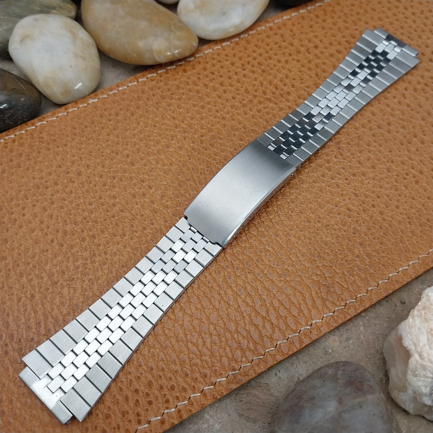 18mm 1970s Vintage Stainless Steel Classic Flared NOS Unused Watch Band