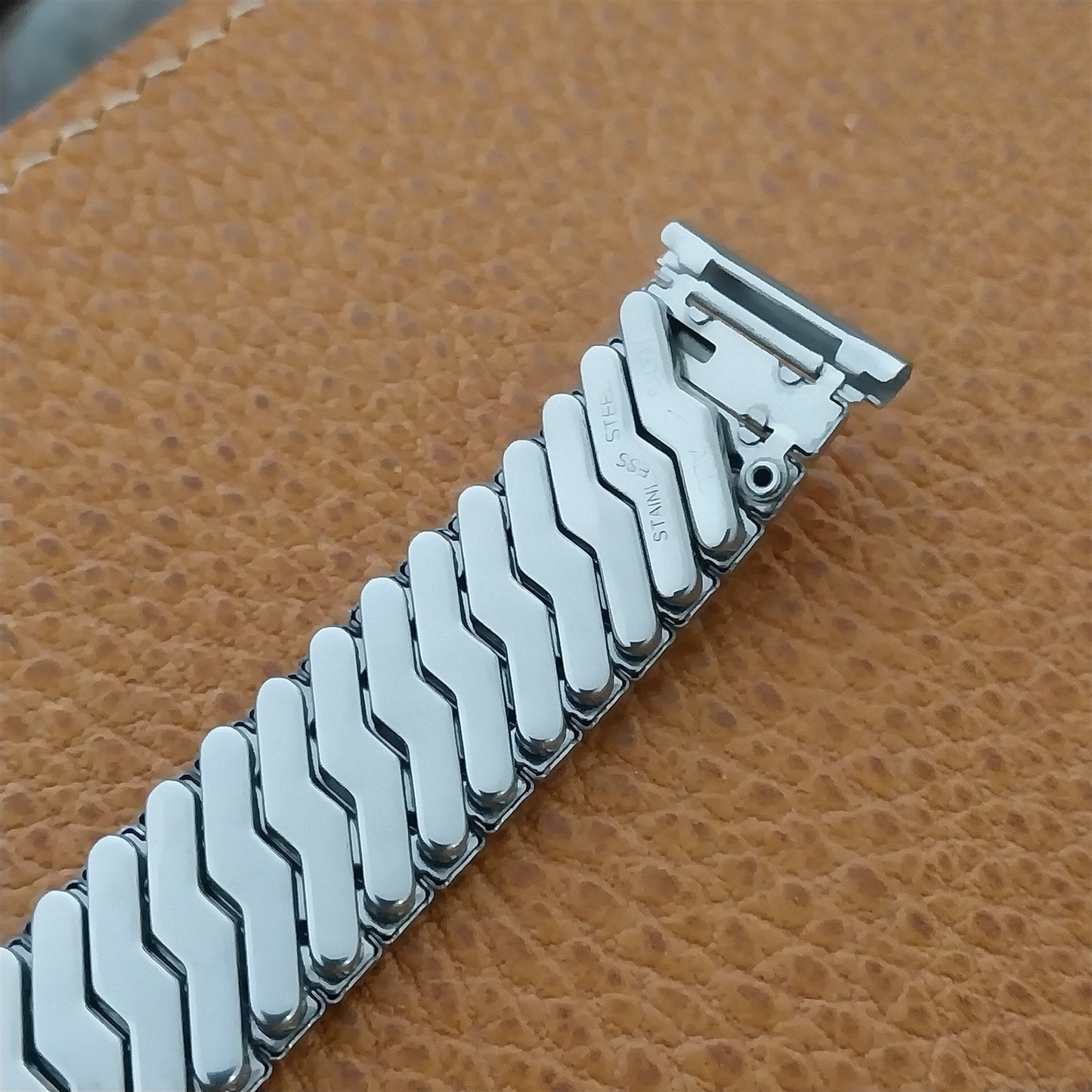 Eton Vintage 17.2mm 17mm 16nStainless Steel Expansion Unused 1950s Watch Band