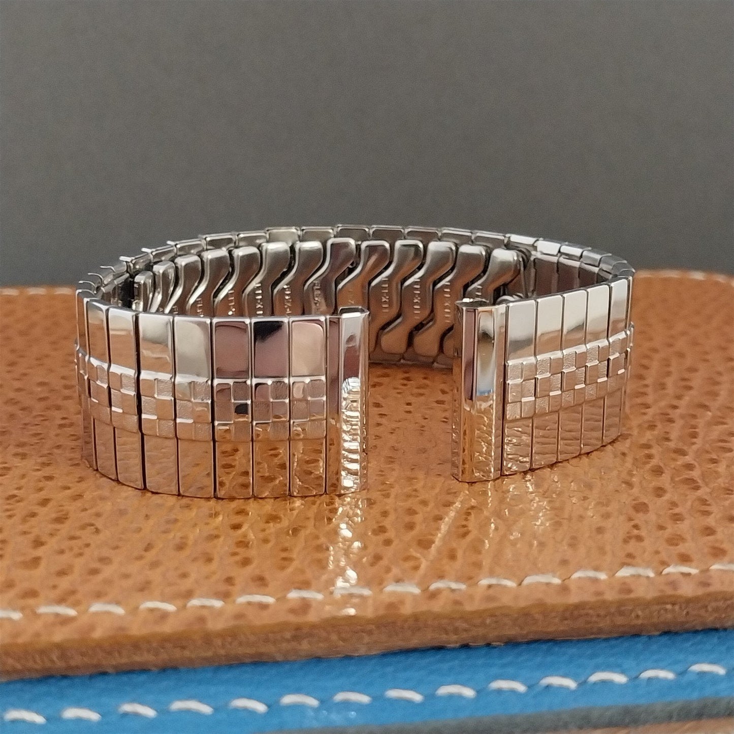 Vintage 1950s 17.2mm Flex-Let Domino 10k White Gold Filled Expansion Watch Band