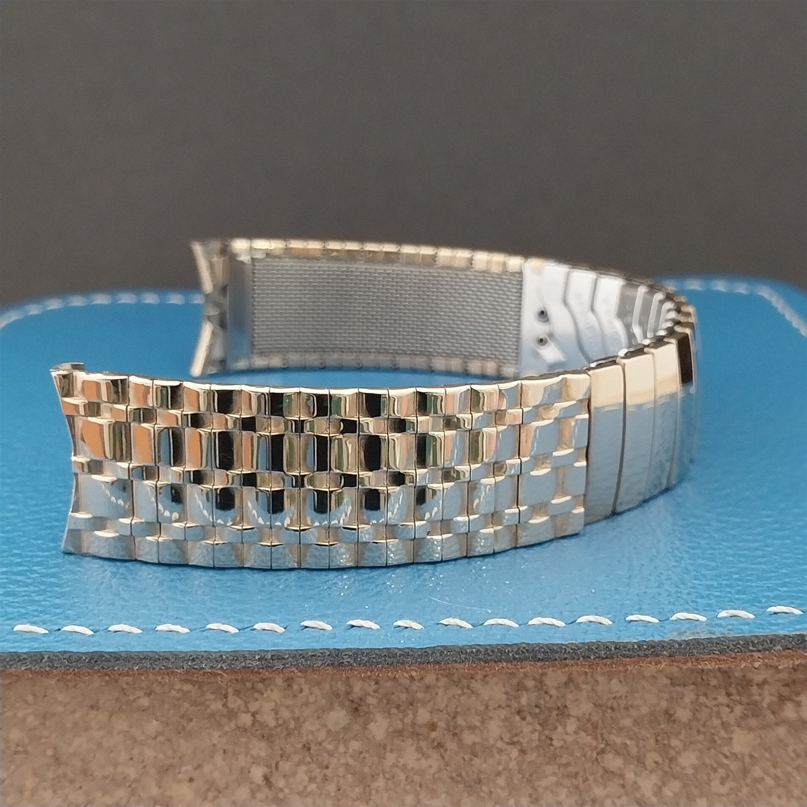 17.2mm Yellow Gold-Filled Expansion Admiral 1960s Unused nos Vintage Watch Band