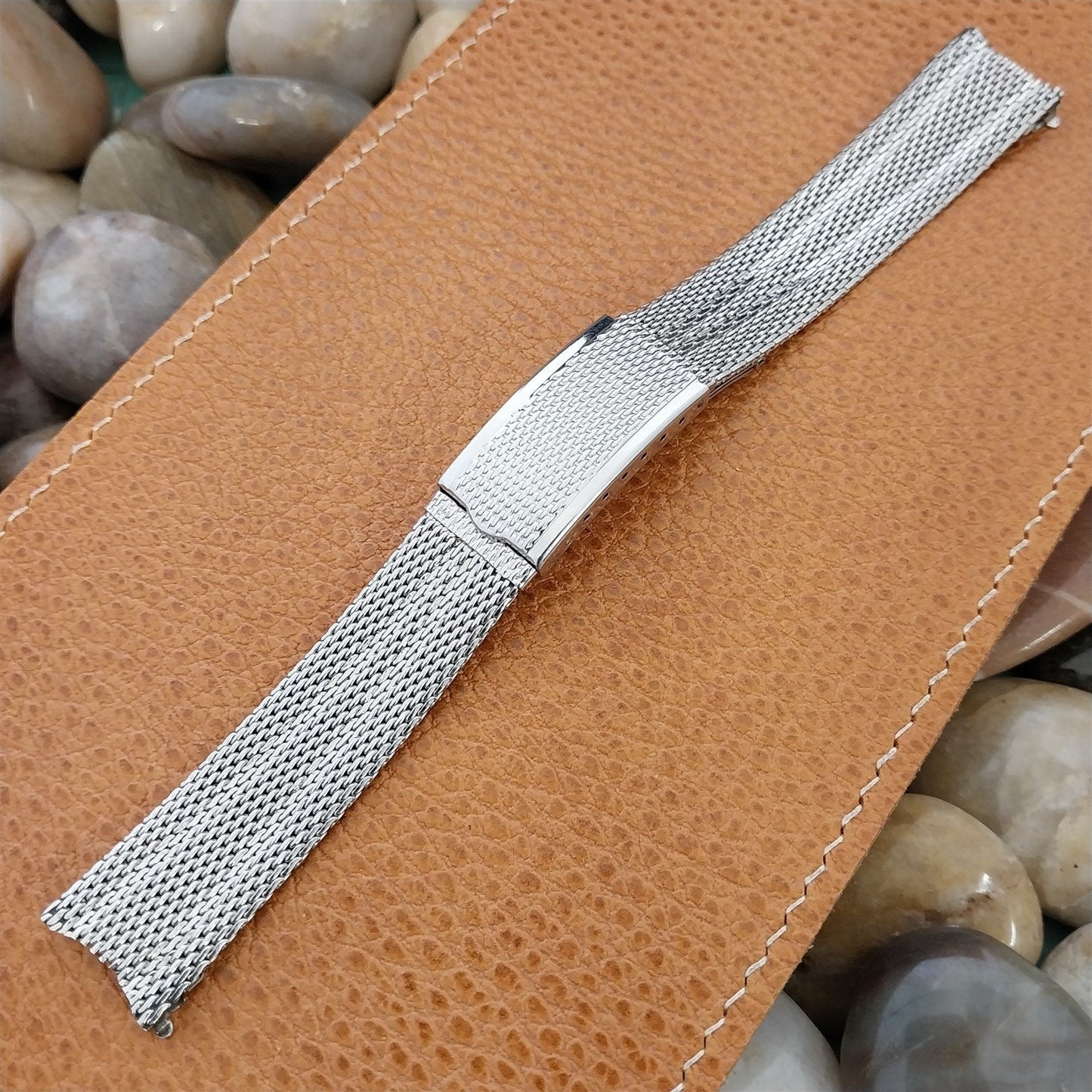 17.2mm Stainless Steel Mesh Duchess USA nos 1960s Vintage Watch Band