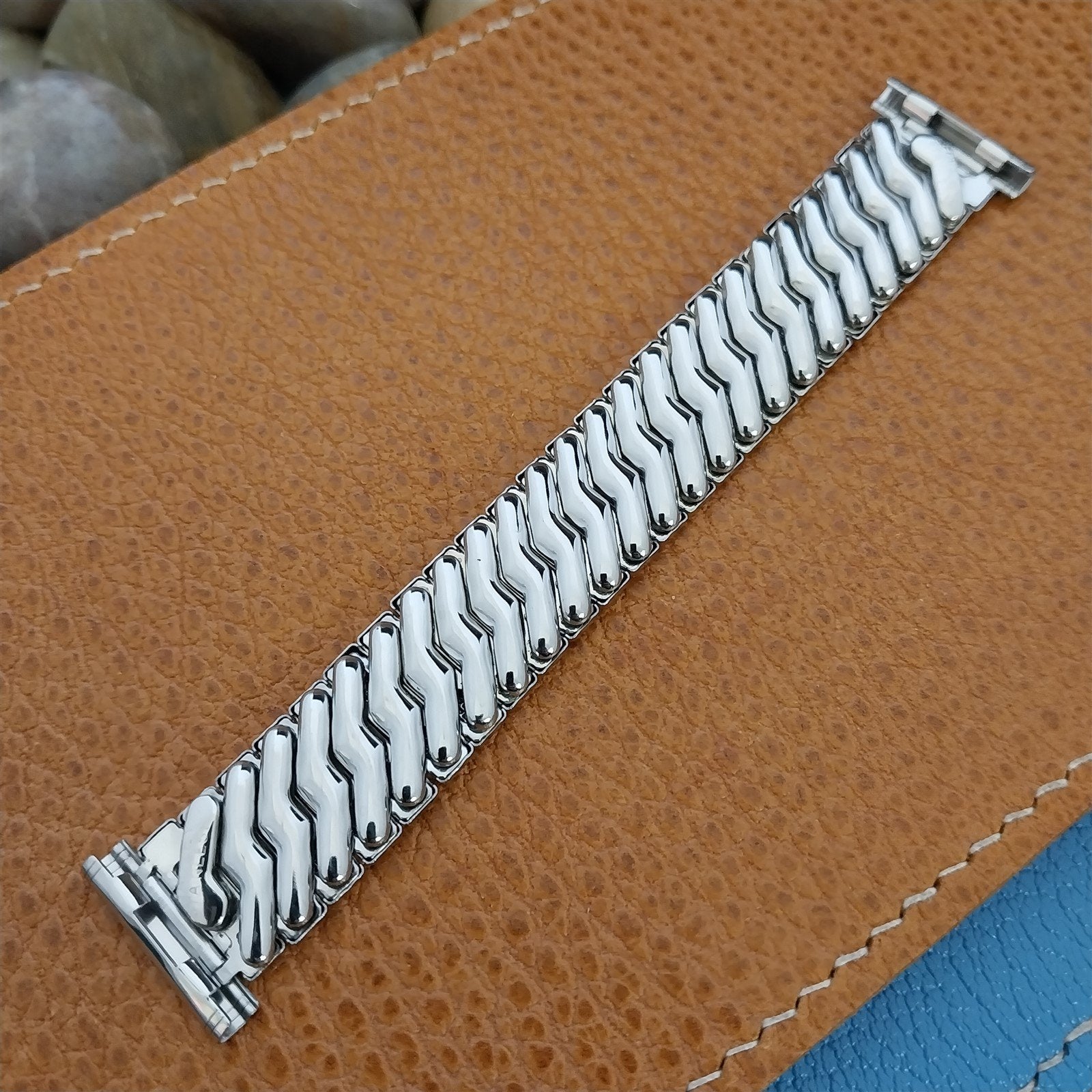 Stainless Steel Hadley USA Short Expansion Vintage Watch Band 19mm 18mm 16mm