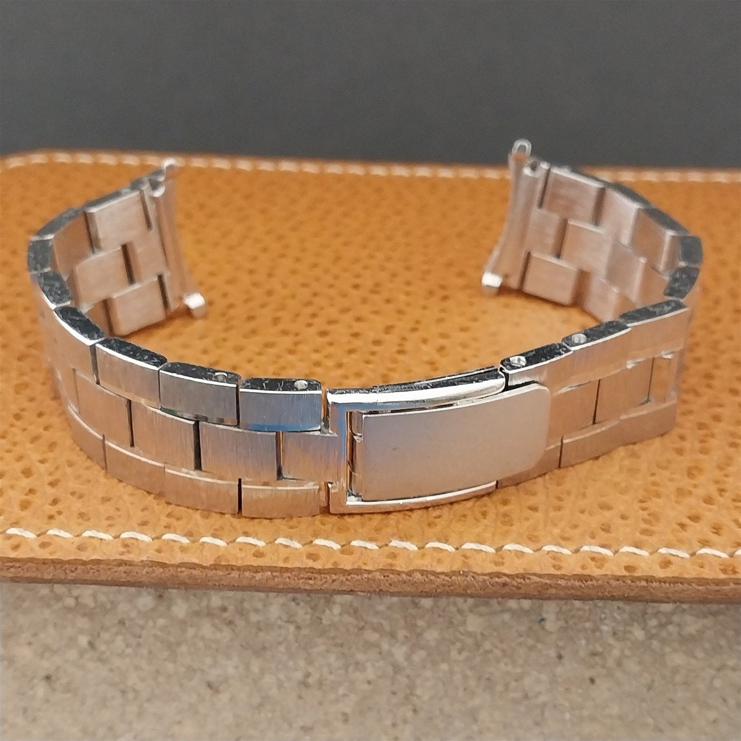 11/16" 17.2mm White Gold hge Chavis nos 1970s Vintage Watch Band