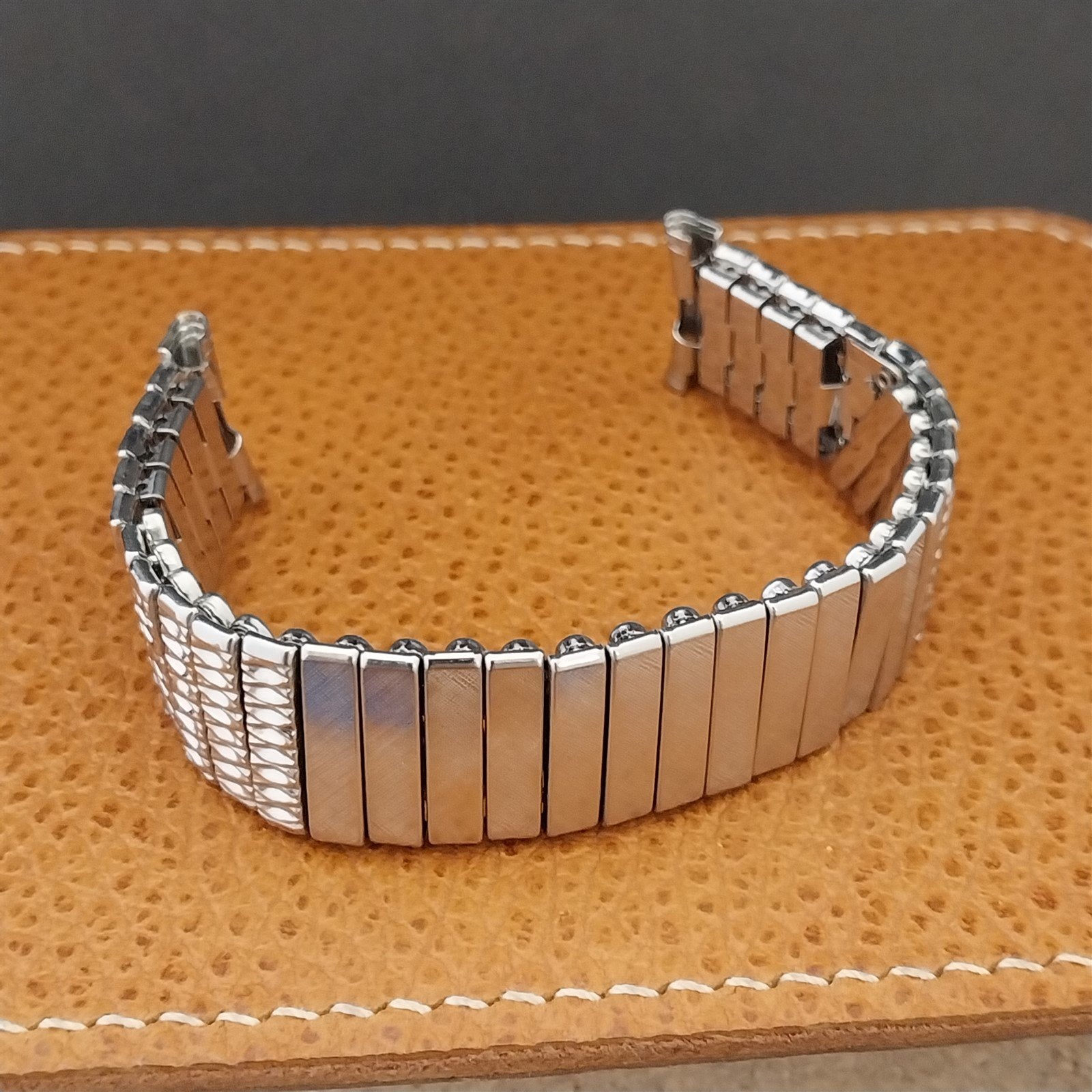 19mm 18mm Hadley Elgin Stainless Steel Expansion Unused 1960s Vintage Watch Band