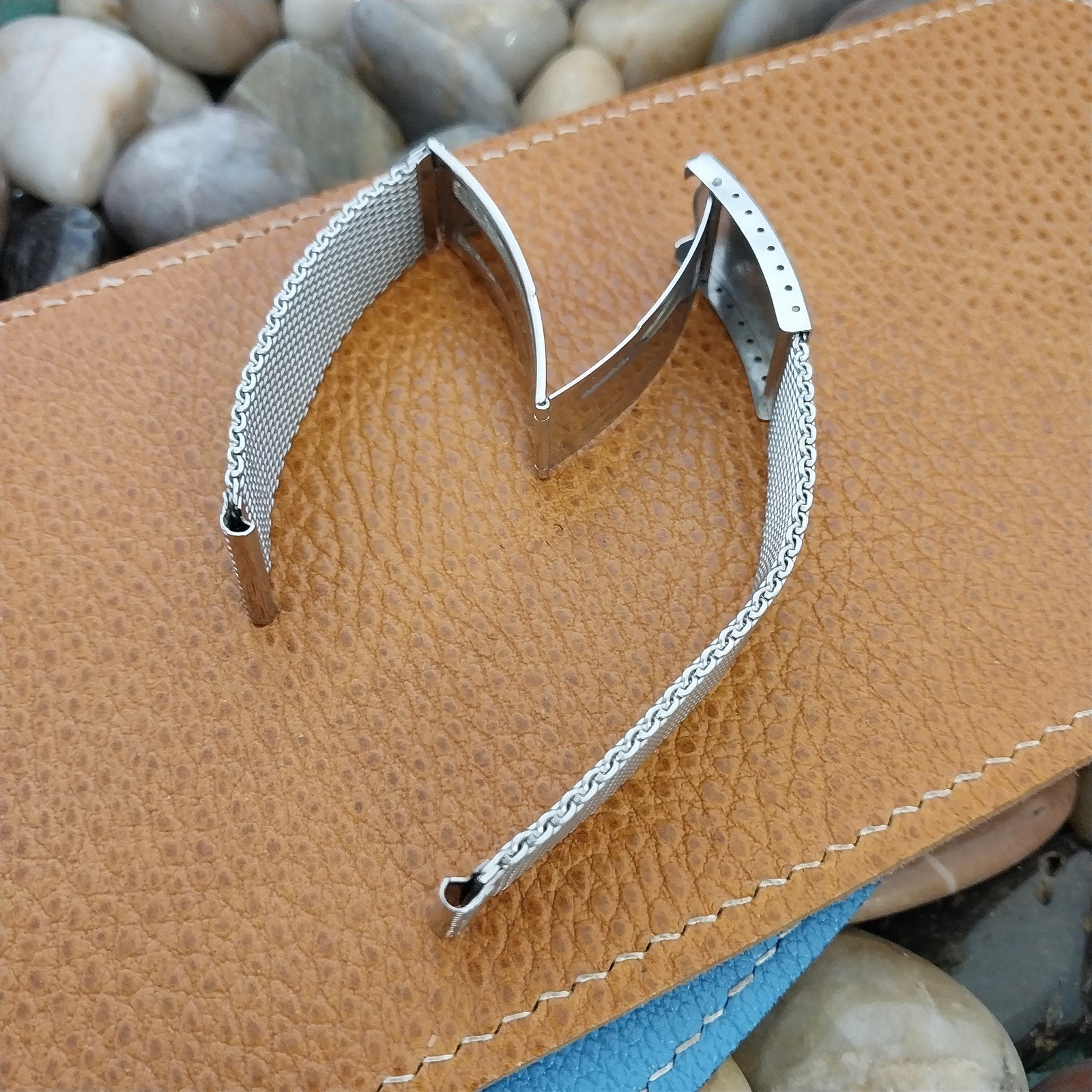 17.2mm Stainless Steel Mesh Hadley USA 1970s Vintage Watch Band nos