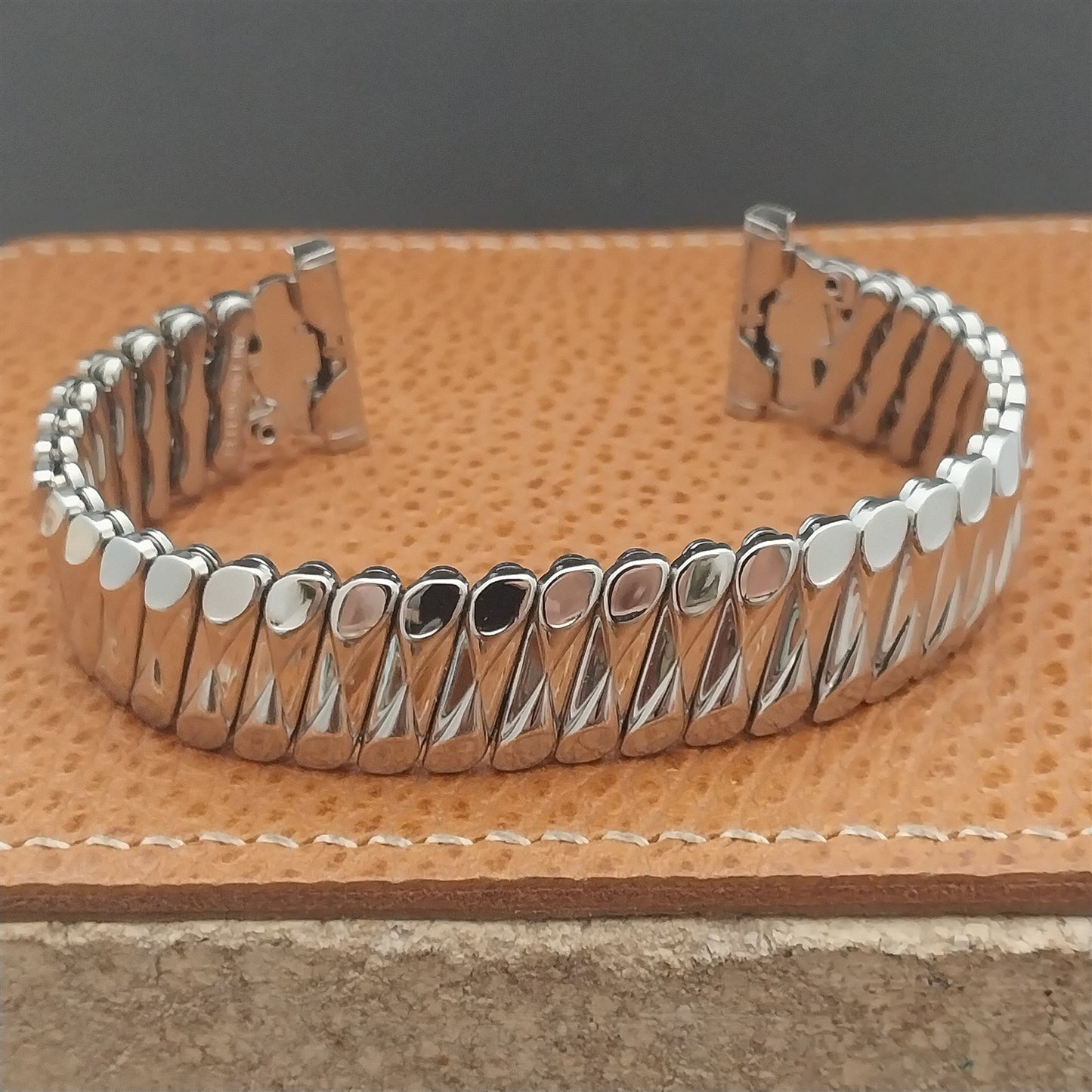 1950s Bellavance Long Stainless Steel Expansion nos Vintage Watch Band 16mm-19mm