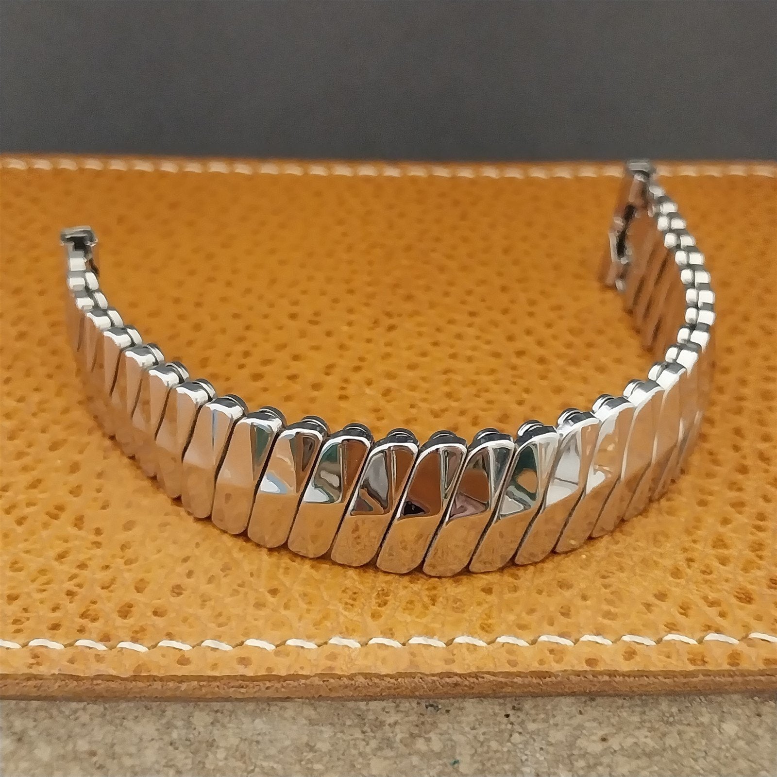 1950s Bellavance 5/8" Stainless Steel Expansion nos Vintage Watch Band