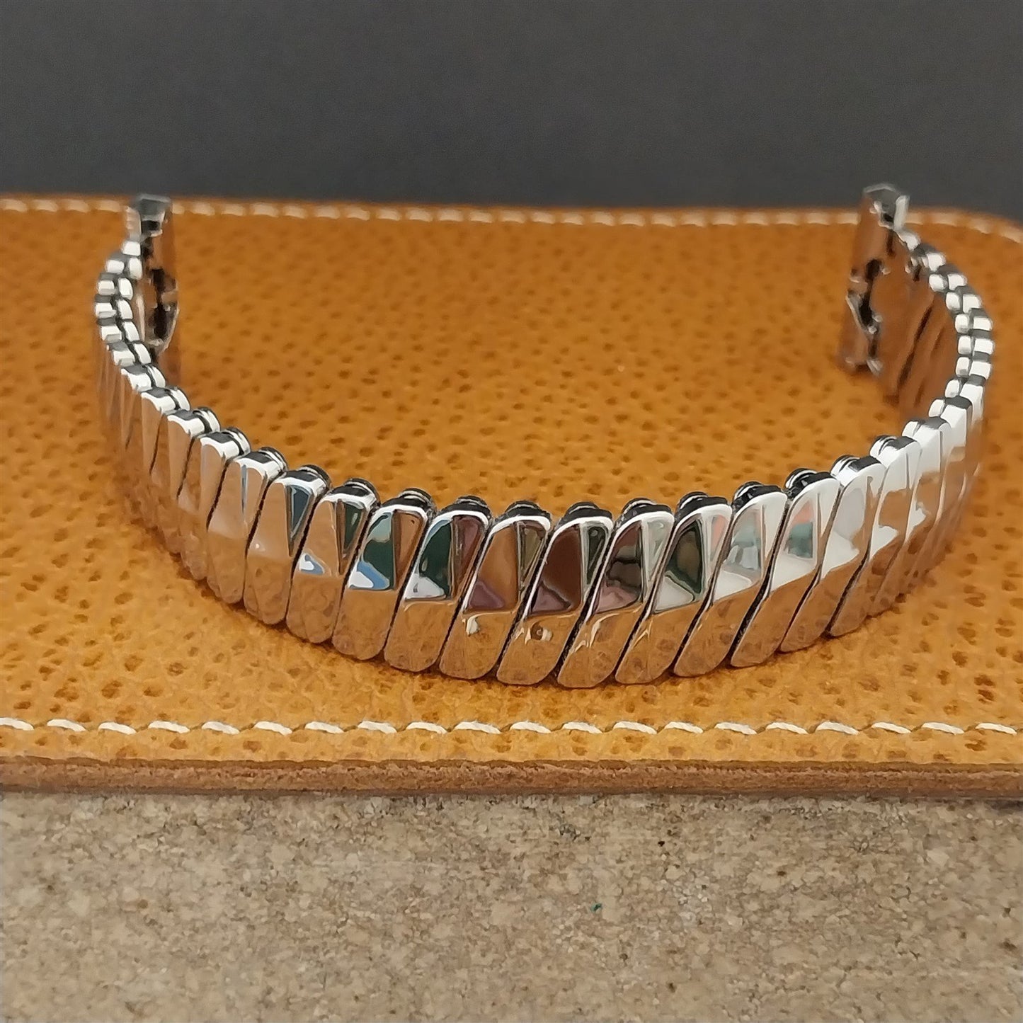 1950s Vintage 16mm 18mm 19mm Bellavance Stainless Stretch Unused Watch Band