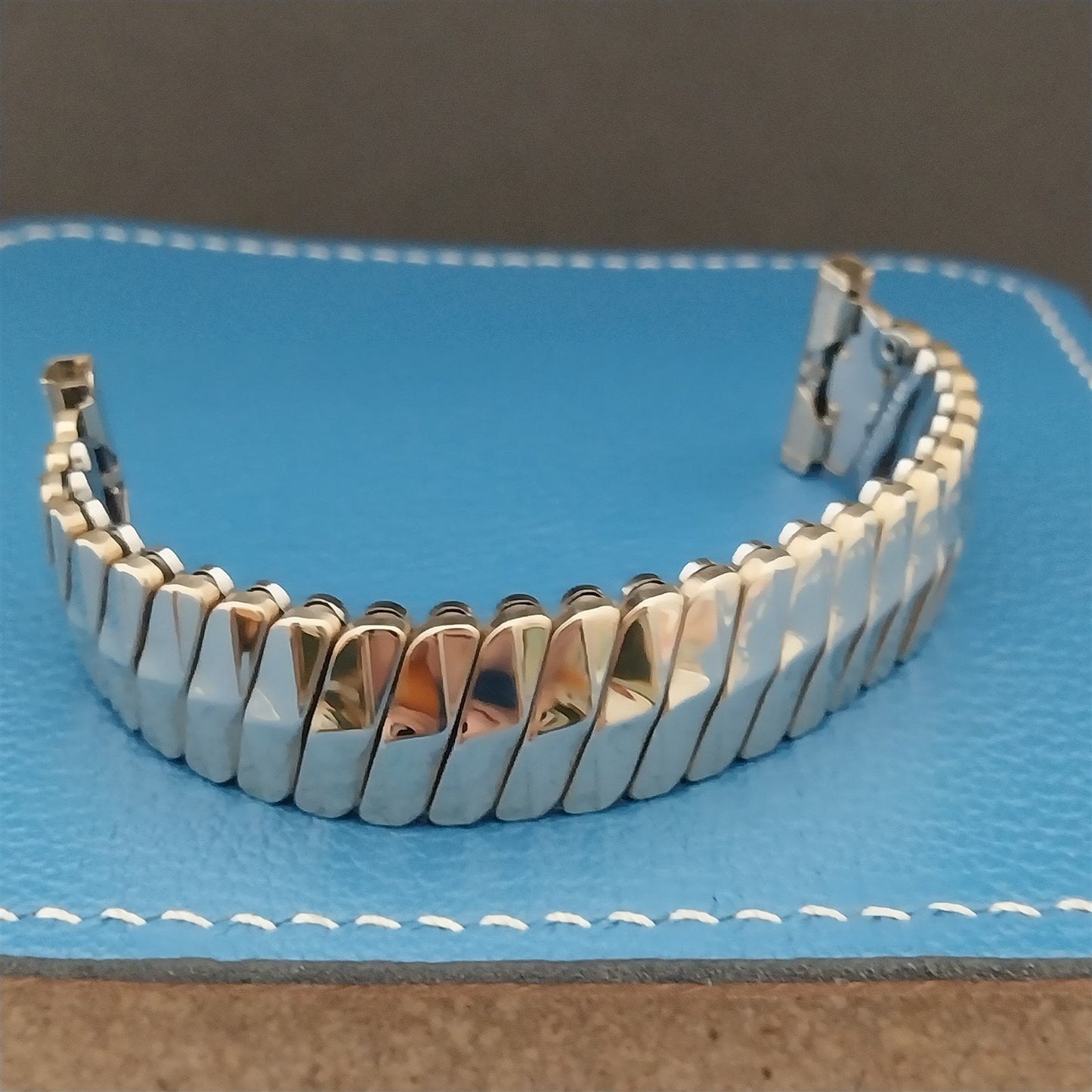 Bellavance short 10k Gold-Filled Expansion 1950s nos Vintage Watch Band