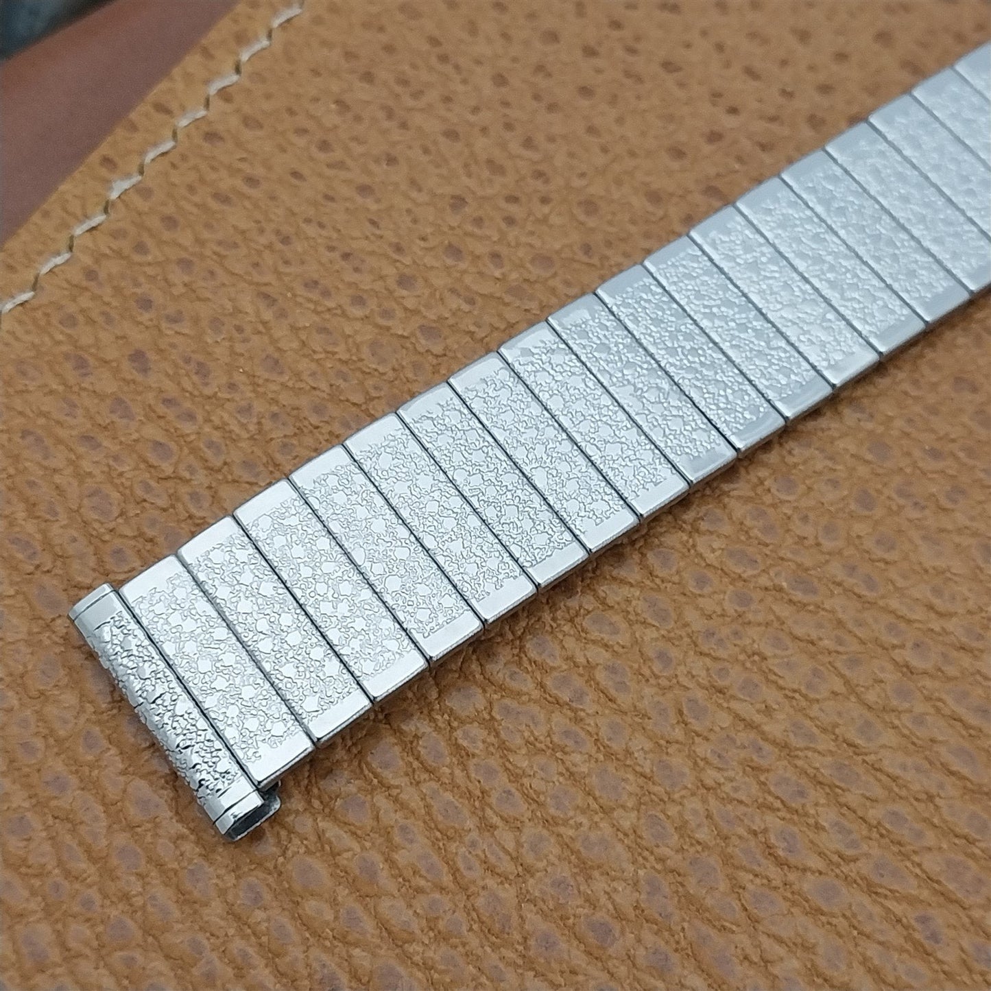 17.2mm Uniflex Slim Stainless Steel Expansion 1960s Vintage Watch Band