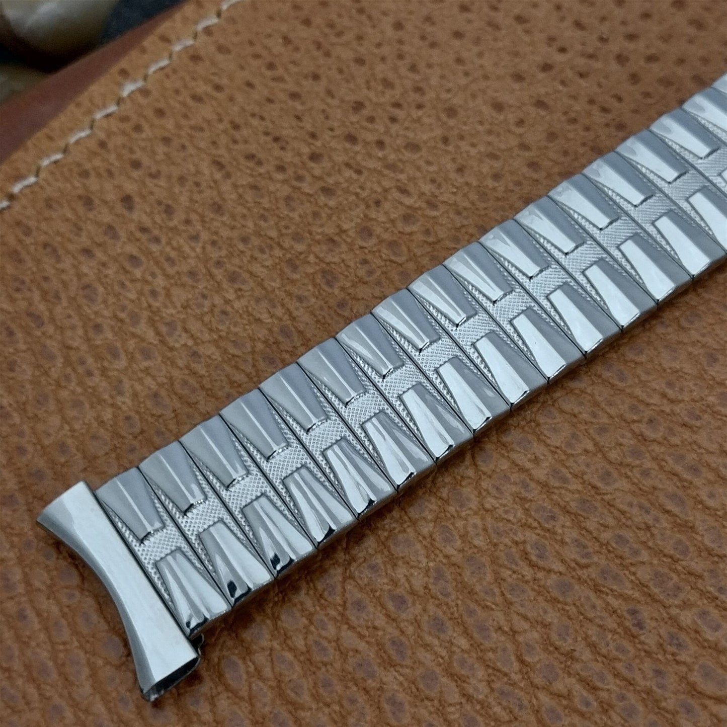 19mm 1960s Stainless Steel Uniflex Classic nos Vintage Watch Band 17.2mm