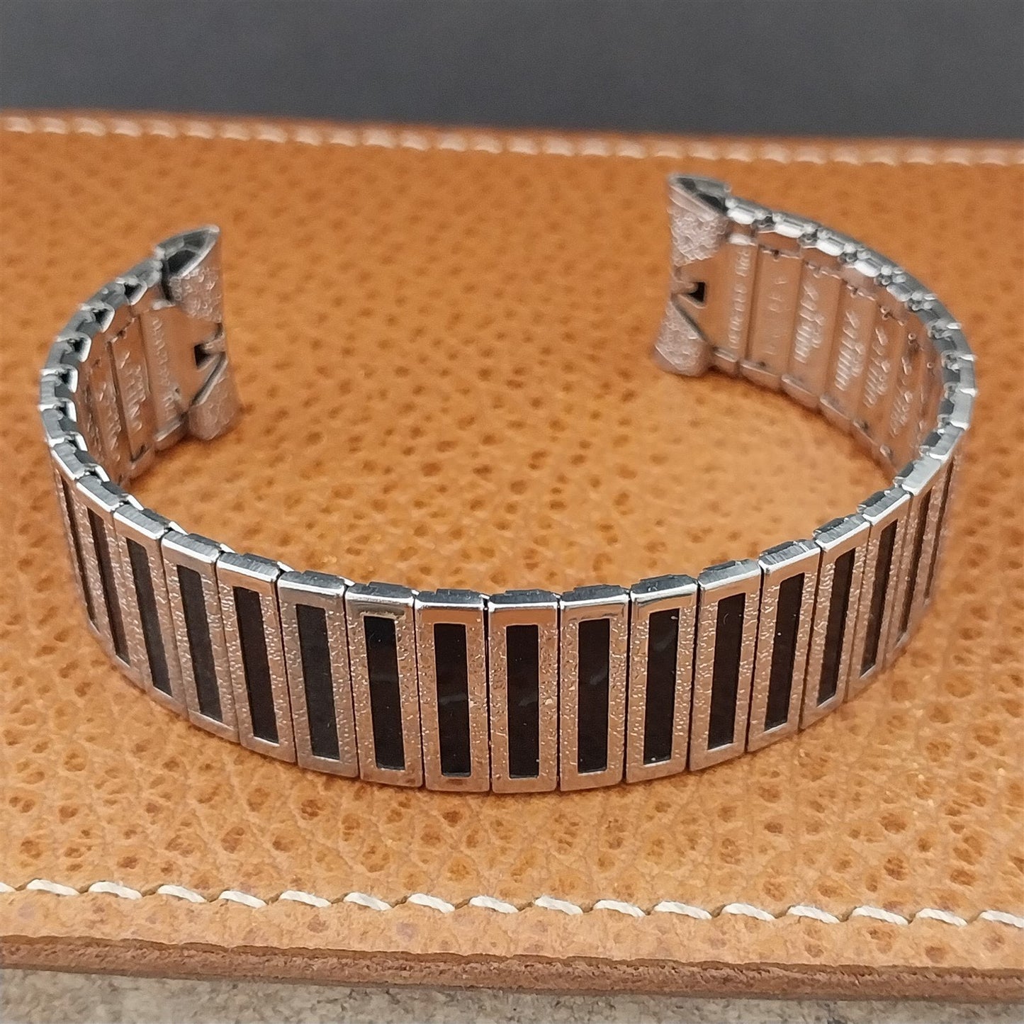 17mm Uniflex Stainless Steel & Black Enamel nos 1960s Vintage Watch Band