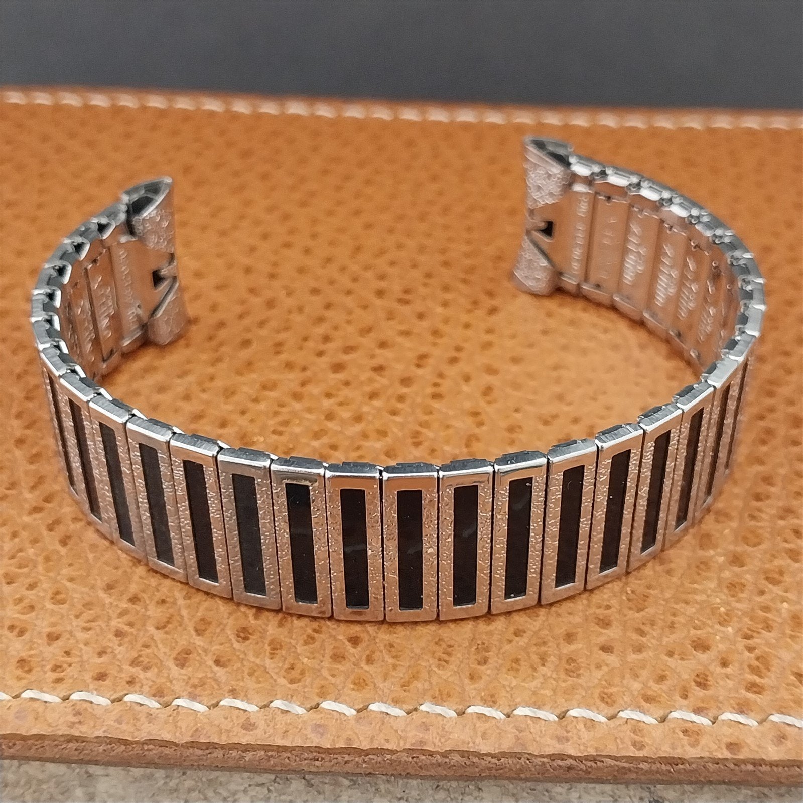 17mm Uniflex Stainless Steel & Black Enamel nos 1960s Vintage Watch Band