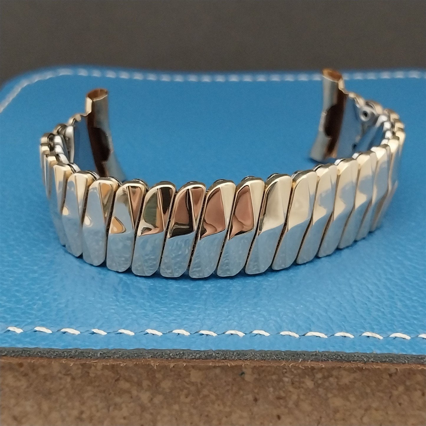 Short 10k Gold-Filled Bellavance USA nos 1950s Vintage Watch Band 16mm-19mm