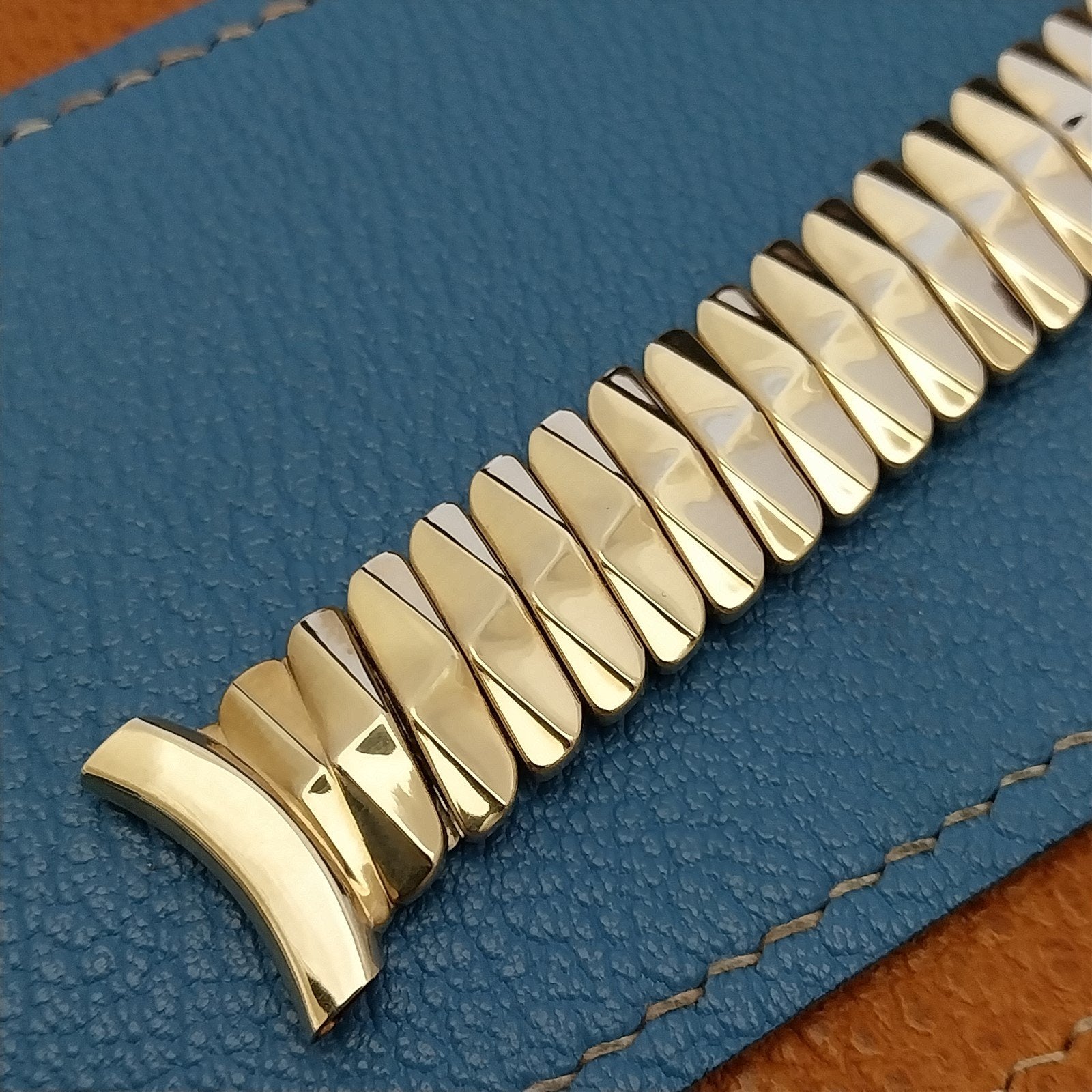 Short 10k Gold-Filled Bellavance USA nos 1950s Vintage Watch Band 16mm-19mm