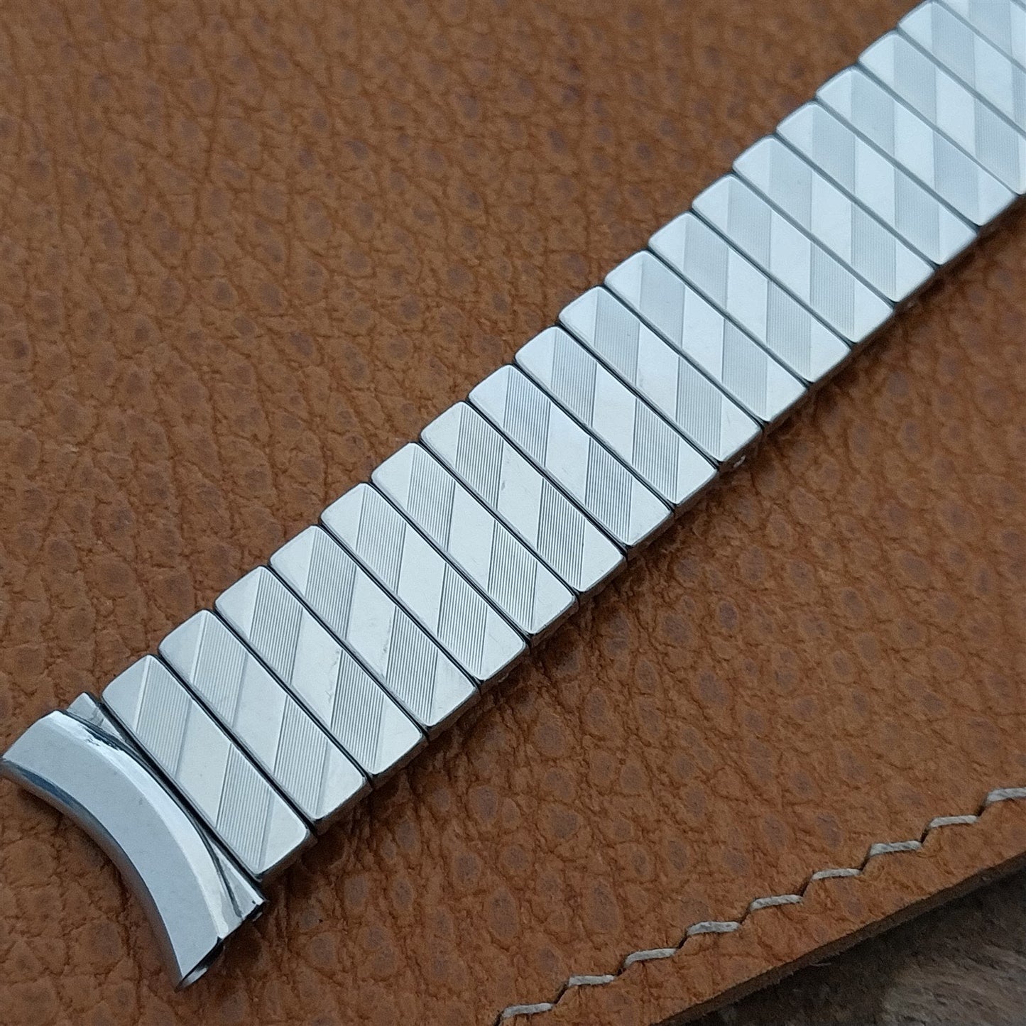 17.2mm Umats Stainless Steel Classic Stretch nos Unused 1970s Vintage Watch Band