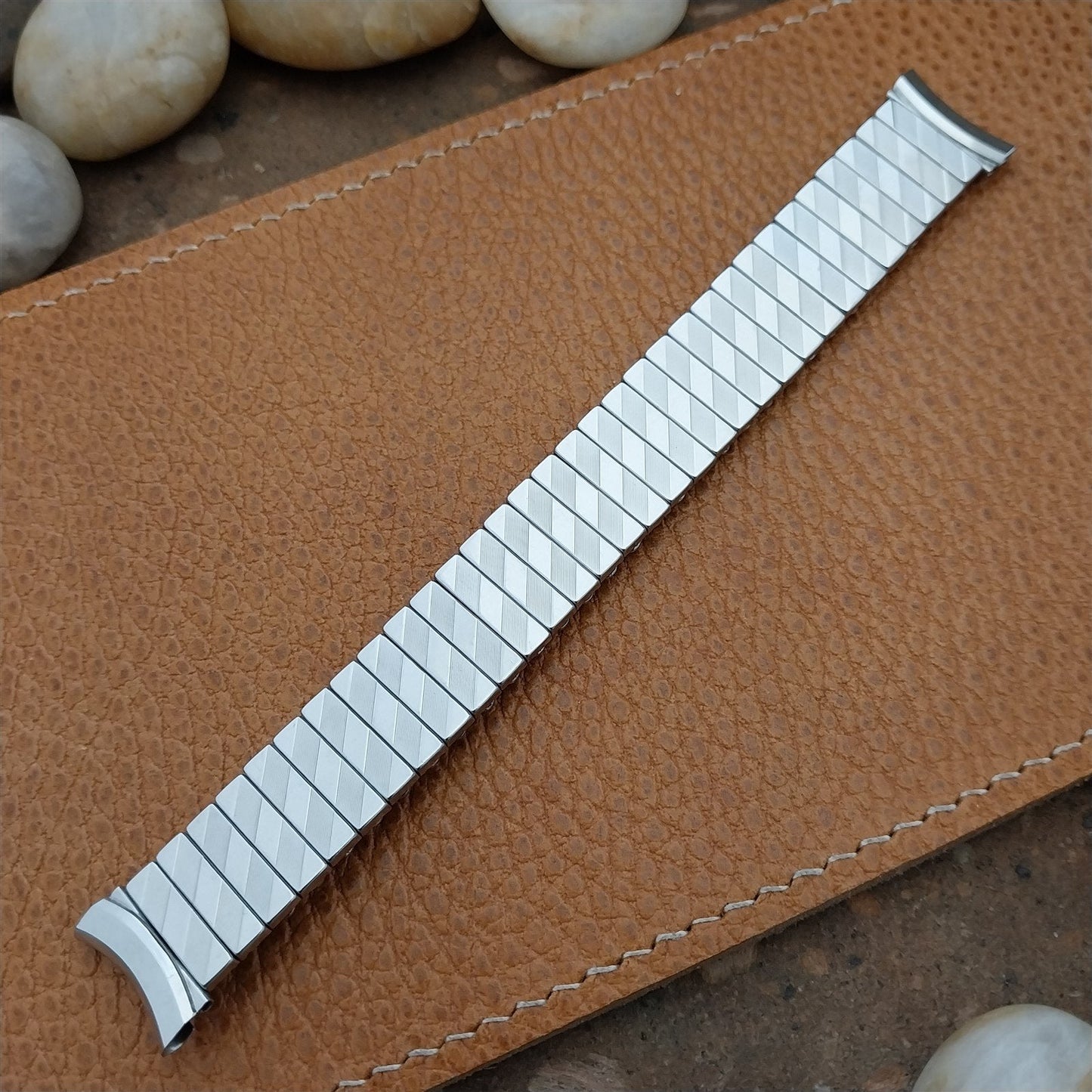 17.2mm Umats Stainless Steel Classic Stretch nos Unused 1970s Vintage Watch Band