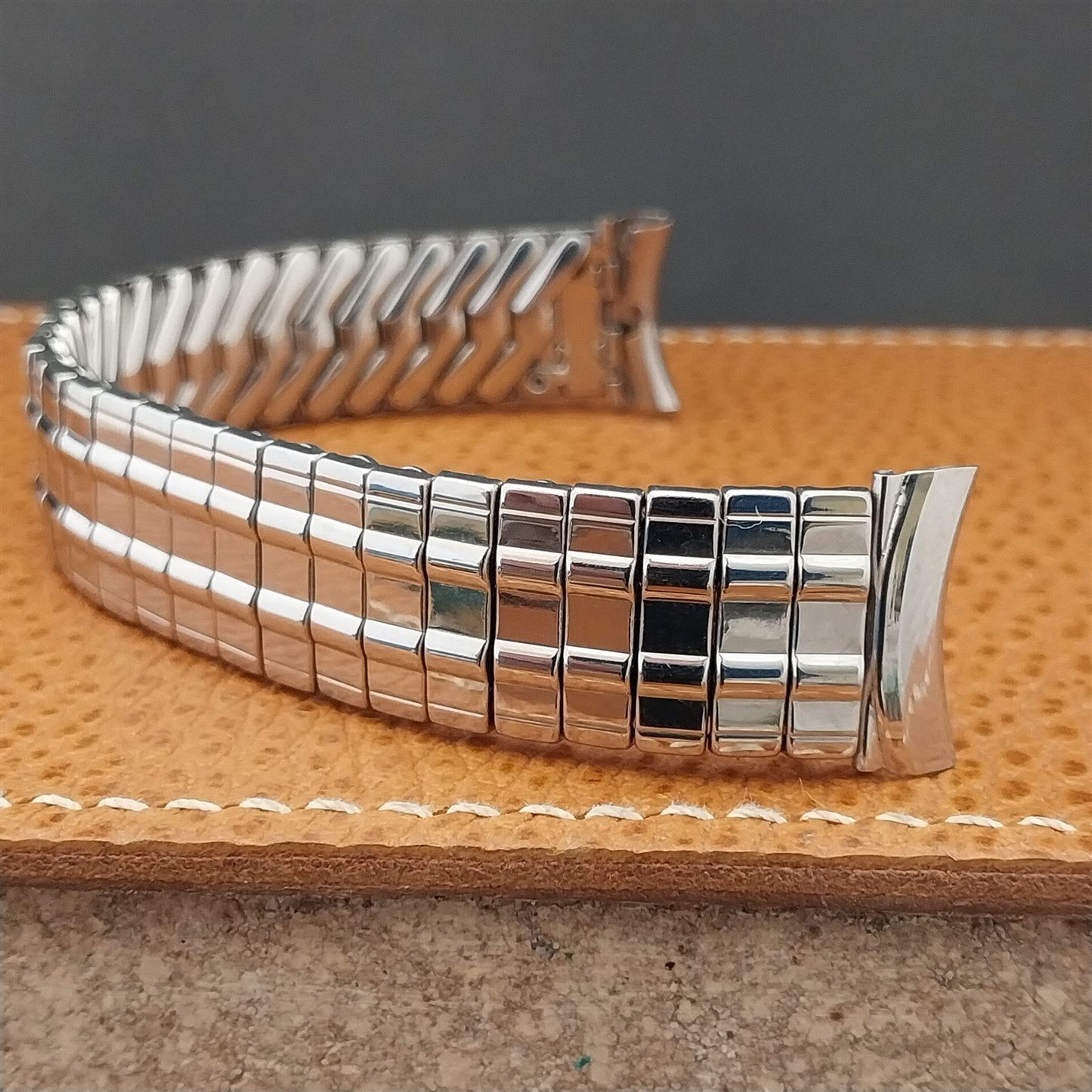 17.2mm Umat Stainless Steel Classic Stretch Unused 1970s Vintage Watch Band