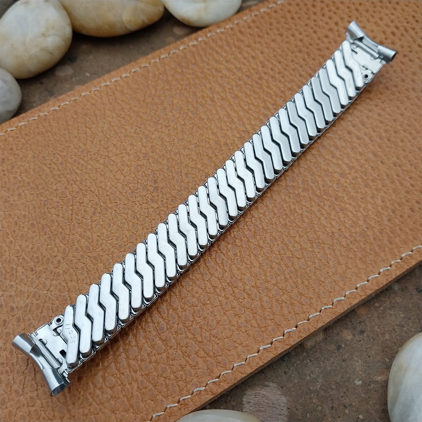 17.2mm Scott Stainless Steel Classic Stretch Unused 1970s Vintage Watch Band