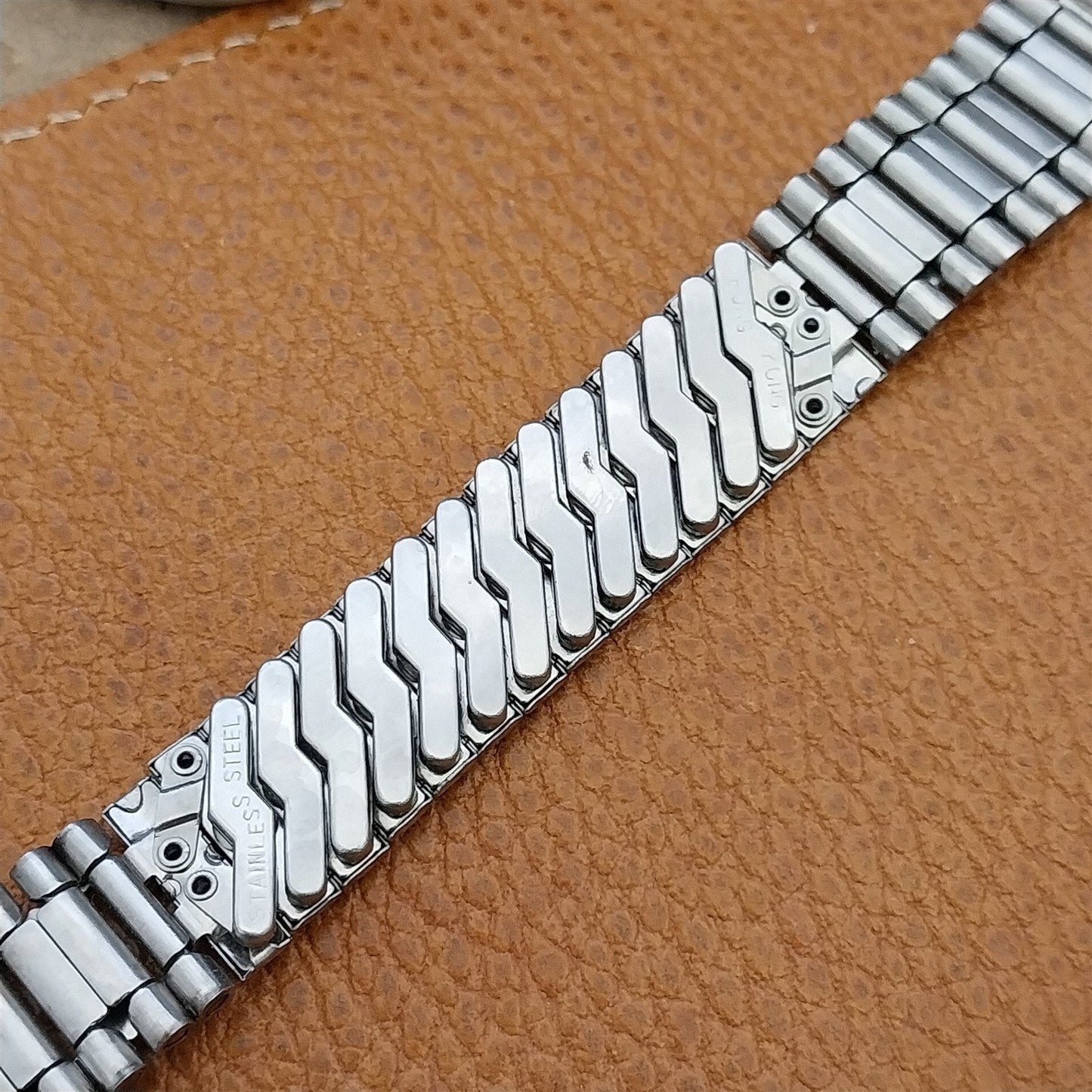 19mm 18mm Stainless Steel Expansion Oyster Link 1960s nos Vintage Watch Band