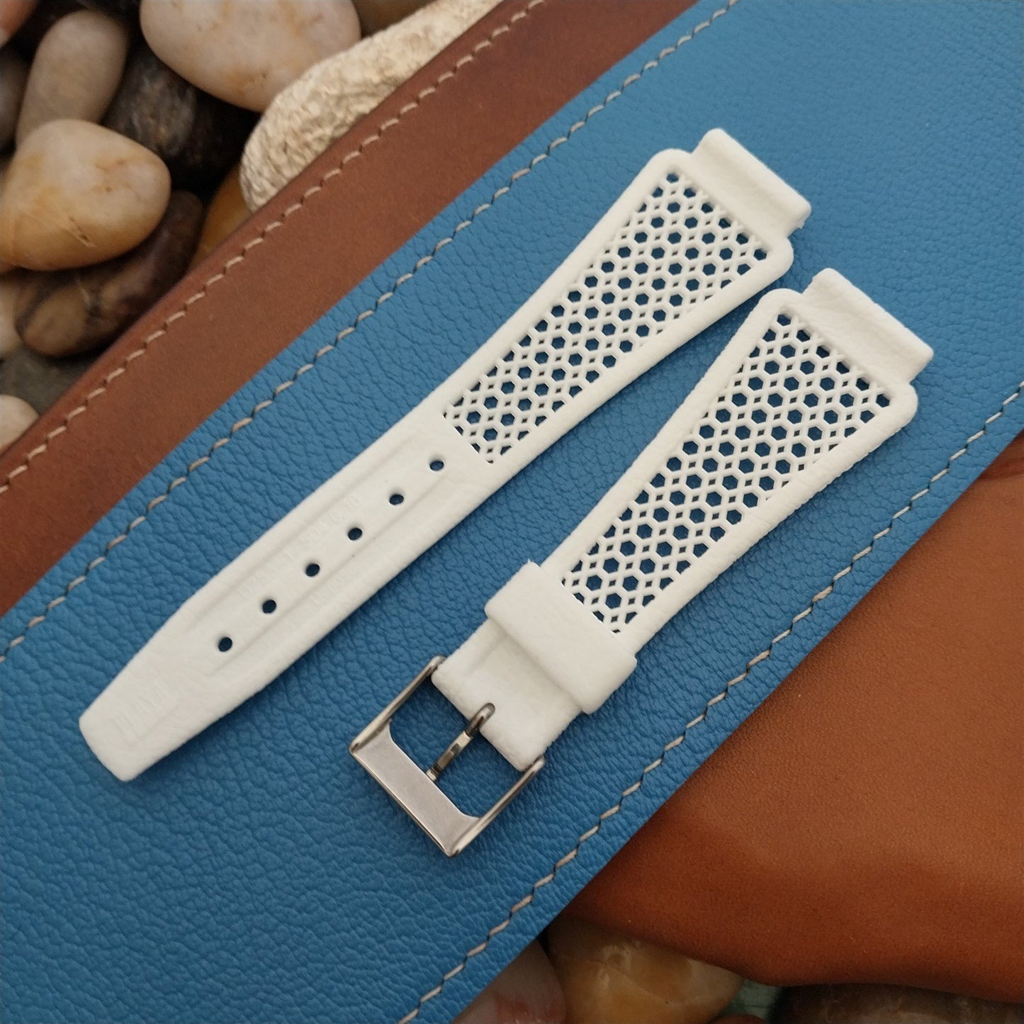 1970s Vintage 18mm Flared Rally White Diver Swiss Golay Playa Unused Watch Strap
