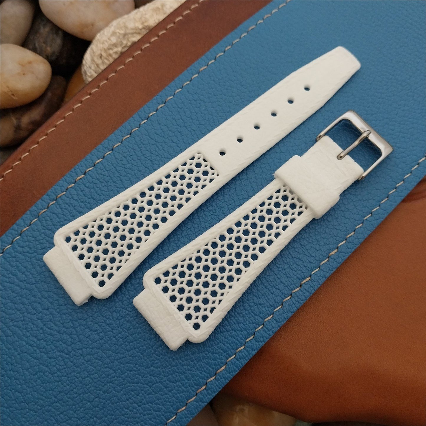1970s Vintage 18mm Flared Rally White Diver Swiss Golay Playa Unused Watch Strap