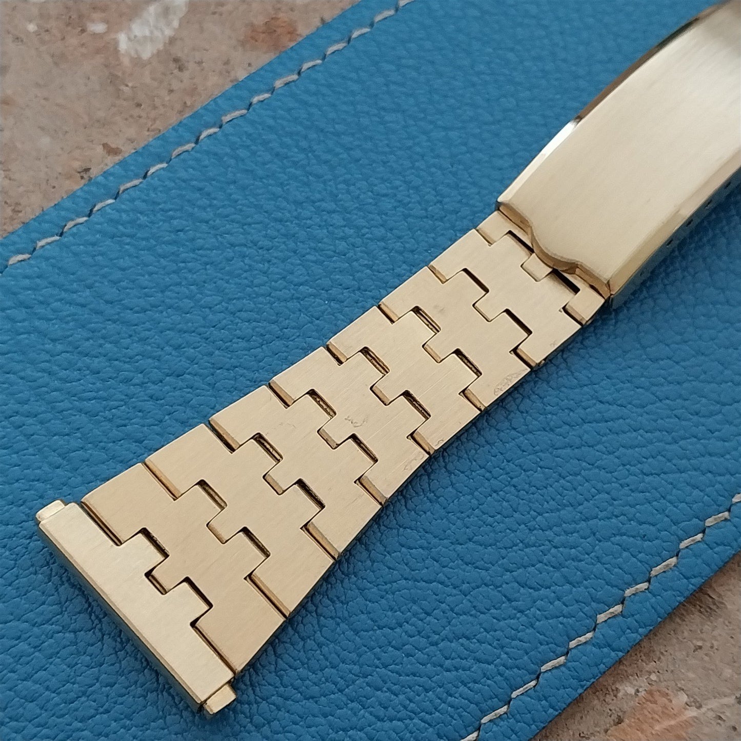 25mm 22mm Gold HGE JB Champion LED LCD Unused 1970s-1980s Vintage Watch Band