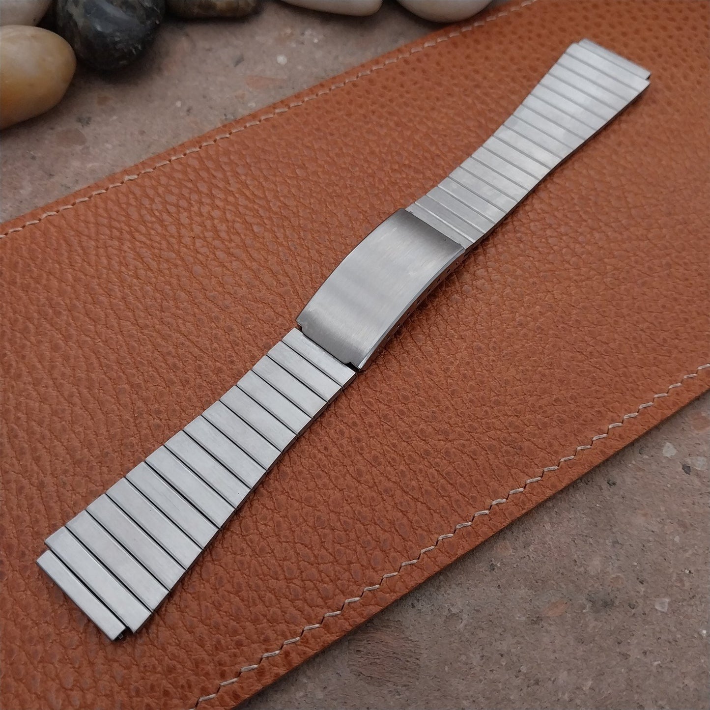19mm Flared Stainless Steel Bear Classic Unused 1970s Vintage Watch Band