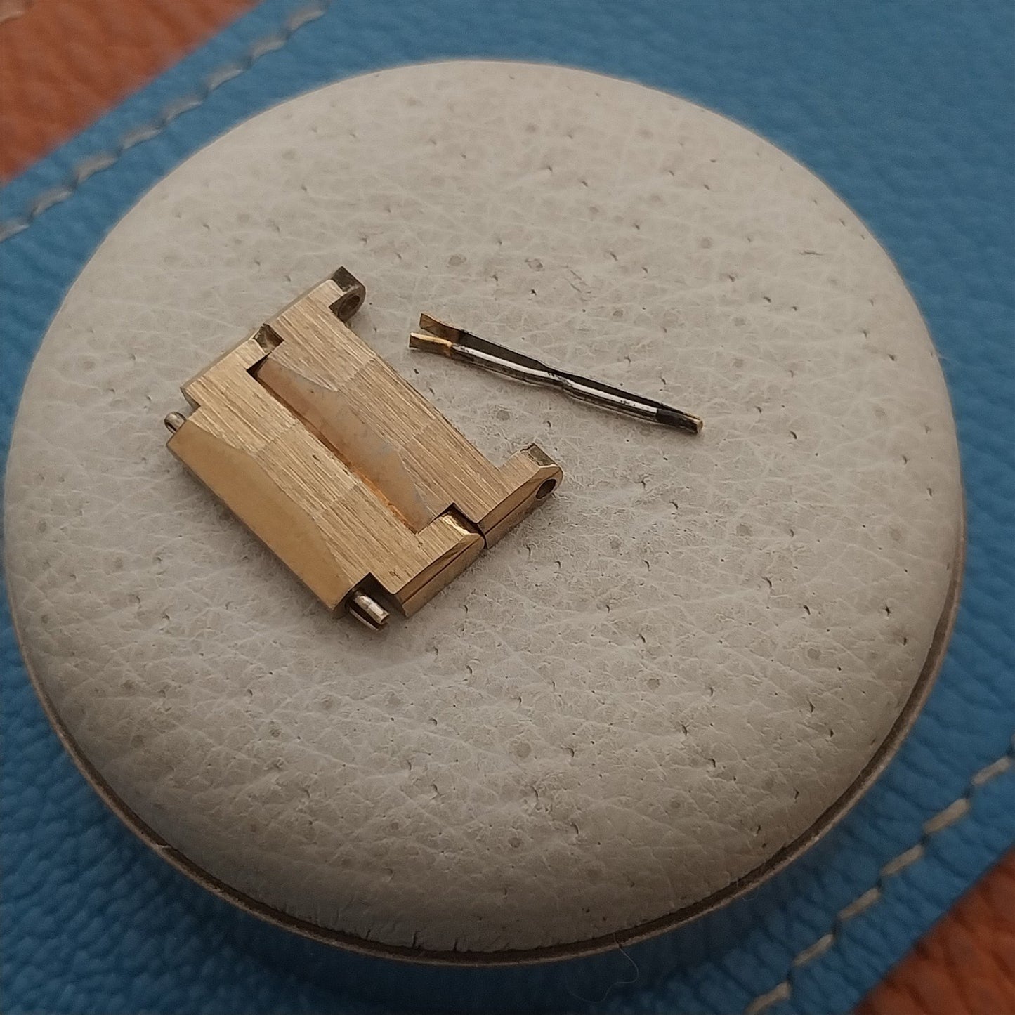 2 Bear Yellow Gold-Tone Vintage Watch Band Links