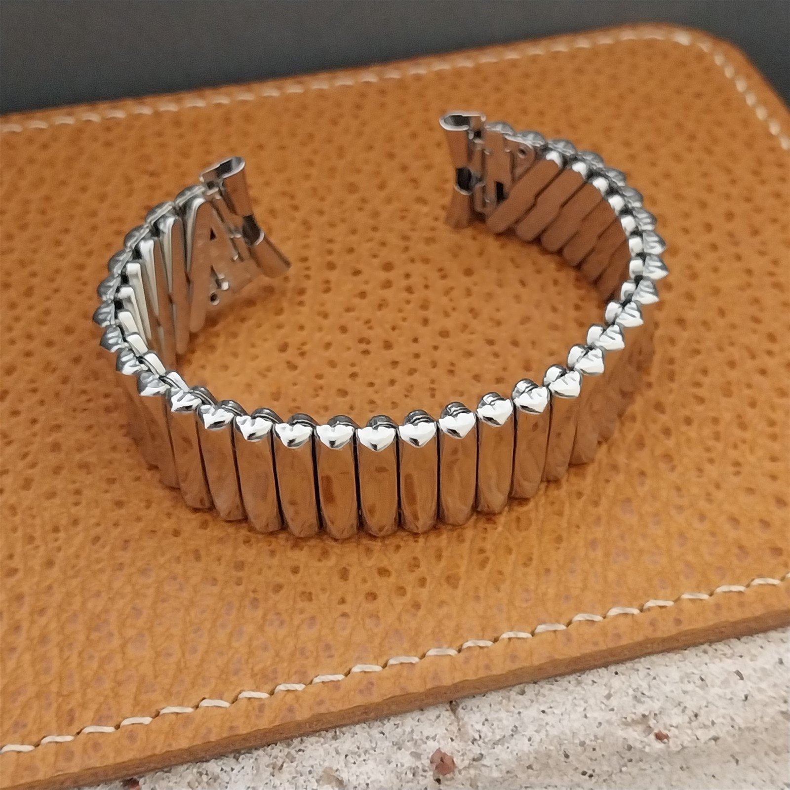 17.2mm Lenox USA Stainless Steel Expansion nos 1960s Watch Band