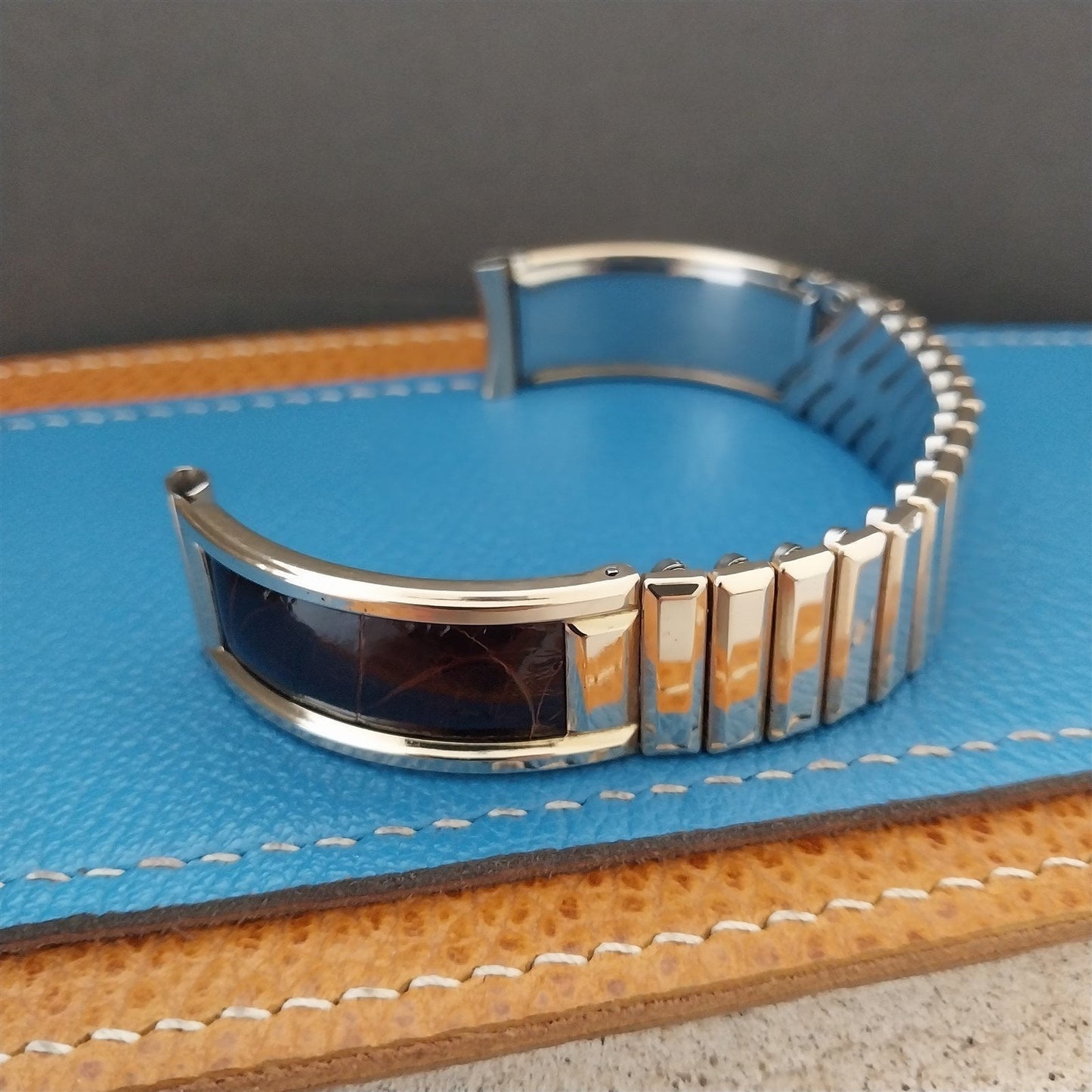 10K Gold-Filled & Alligator Bretton Classic nos 1940s Vintage Watch Band