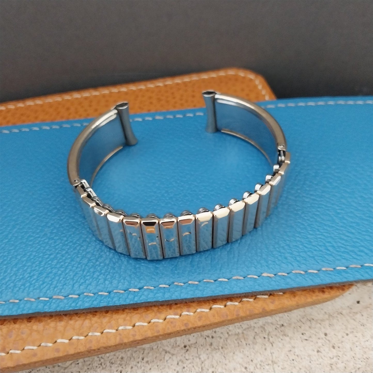 10K Gold-Filled & Alligator Bretton Classic nos 1940s Vintage Watch Band